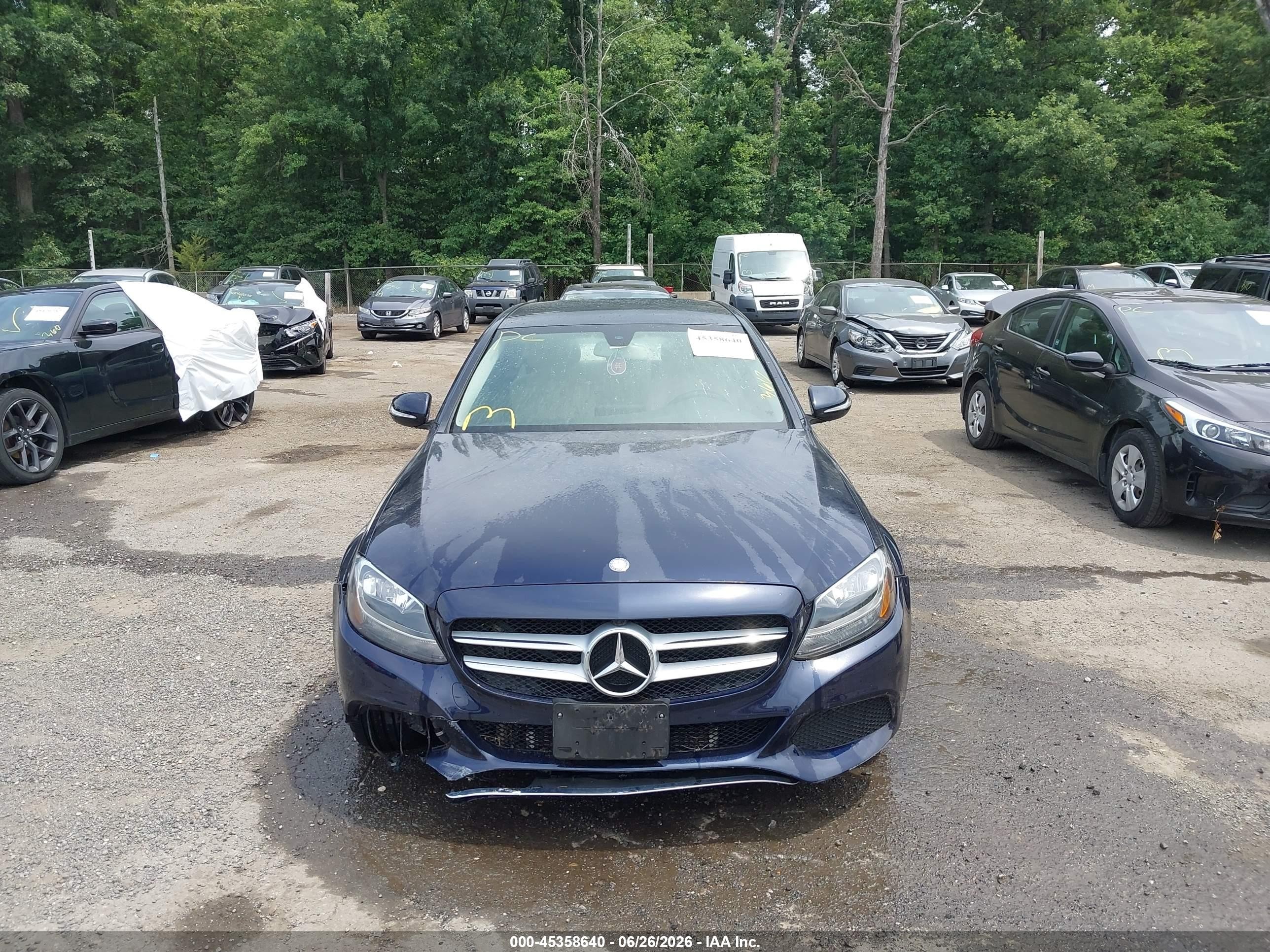 2015 Mercedes-benz C 300   Синий vin: 55SWF4JB1FU089201