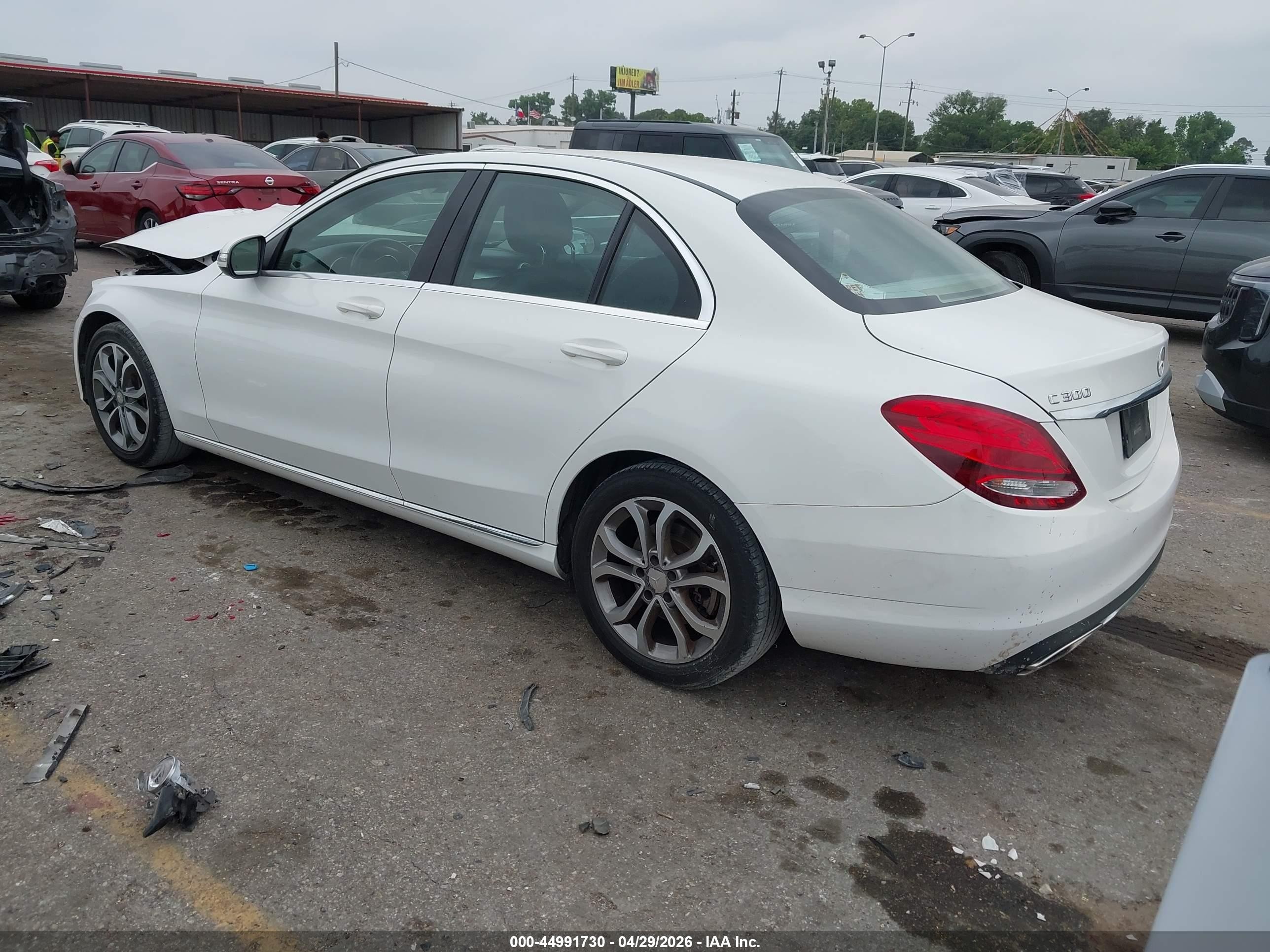 2015 Mercedes-benz C 300   White vin: 55SWF4JB1FU093040