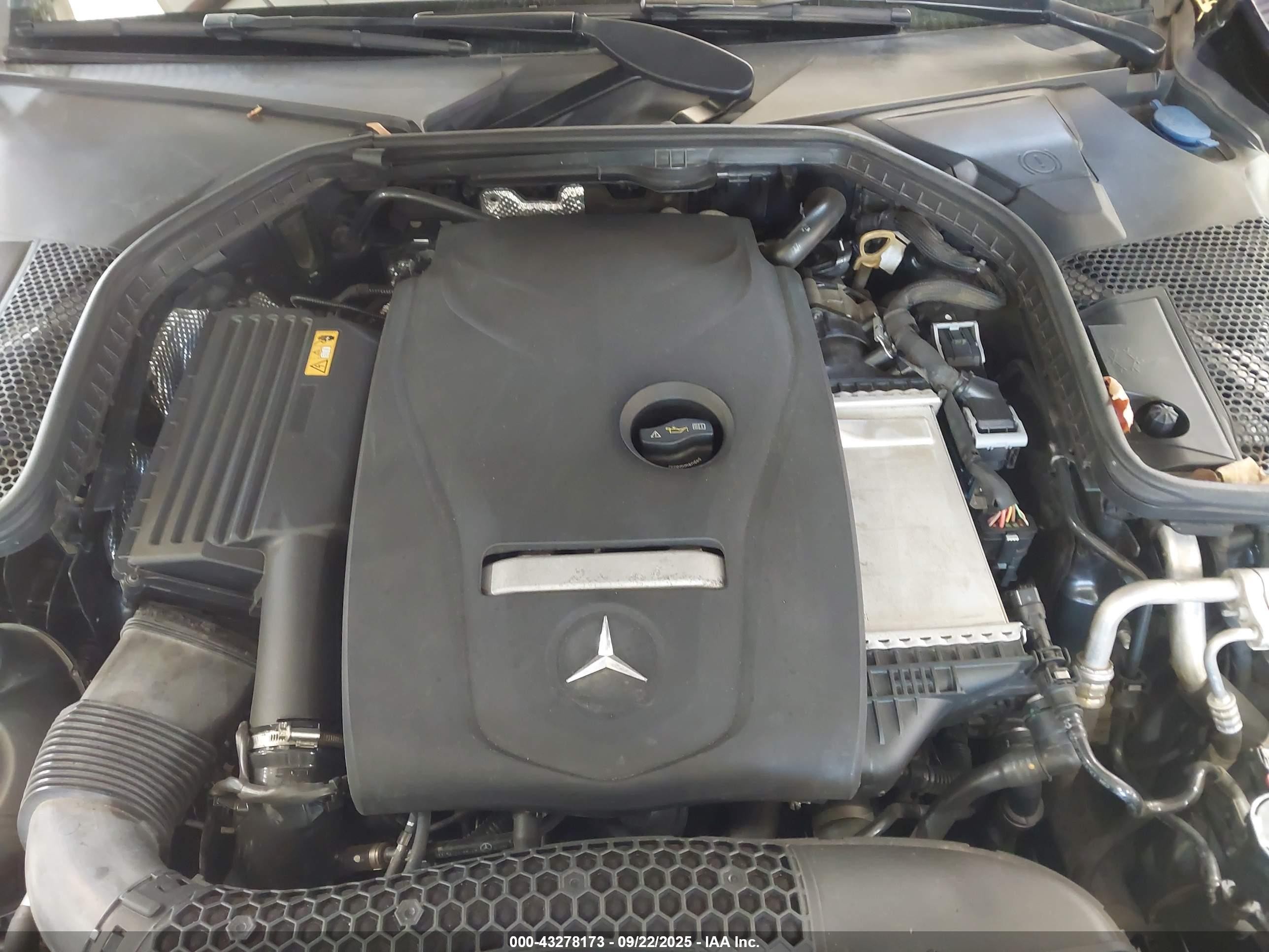 2018 Mercedes-benz C 300   Blue vin: 55SWF4JB1JU250980