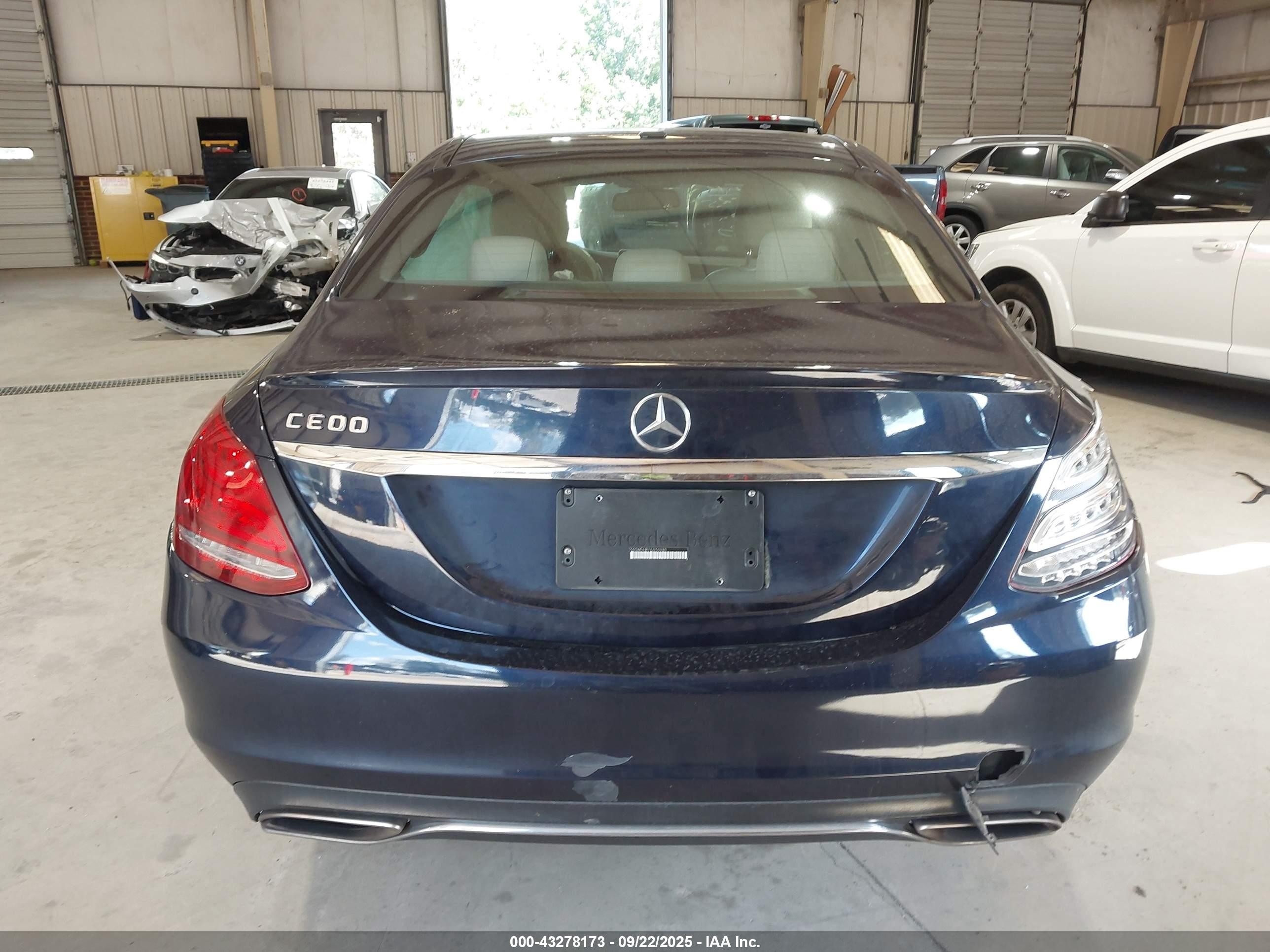 2018 Mercedes-benz C 300   Blue vin: 55SWF4JB1JU250980