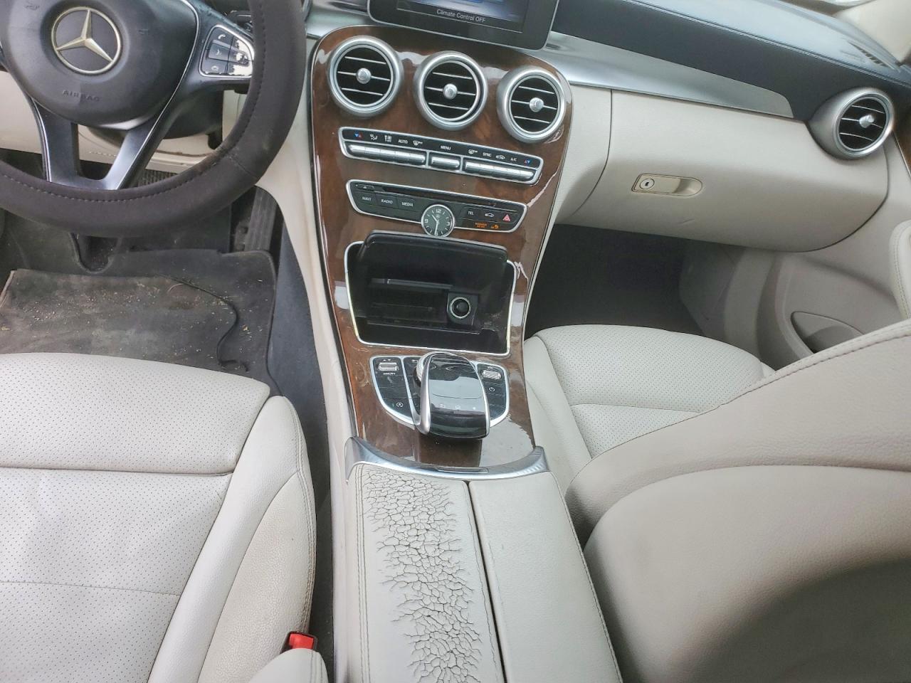 2015 Mercedes-benz C 300 Серебряный vin: 55SWF4JB2FU043019
