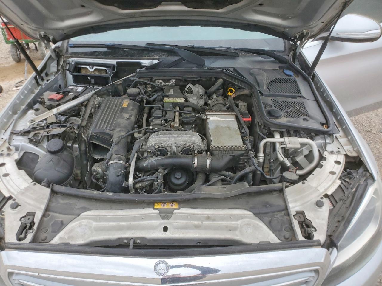 2015 Mercedes-benz C 300 Серебряный vin: 55SWF4JB2FU043019
