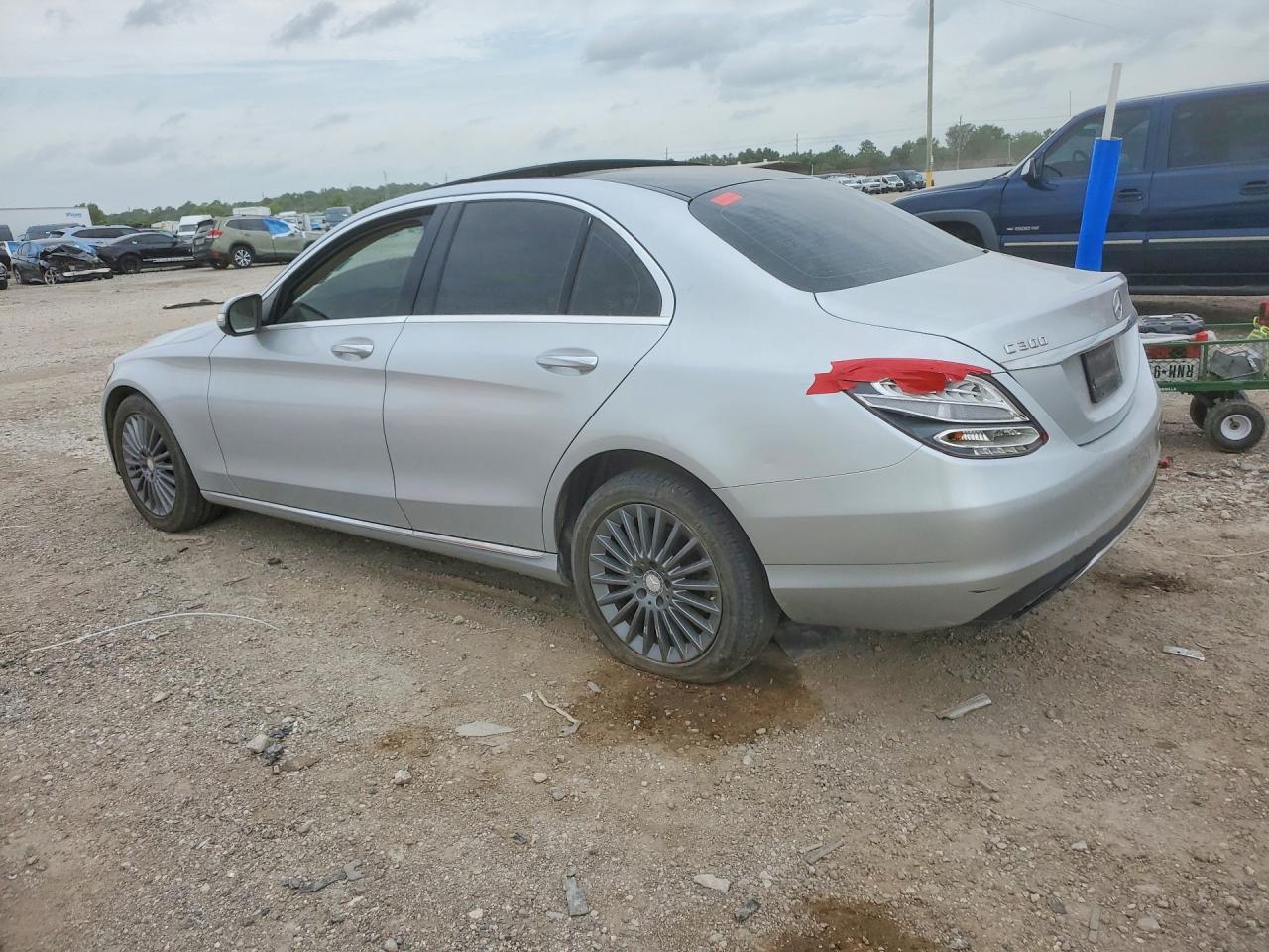 2015 Mercedes-benz C 300 Серебряный vin: 55SWF4JB2FU043019