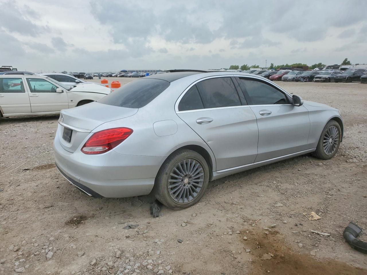 2015 Mercedes-benz C 300 Серебряный vin: 55SWF4JB2FU043019
