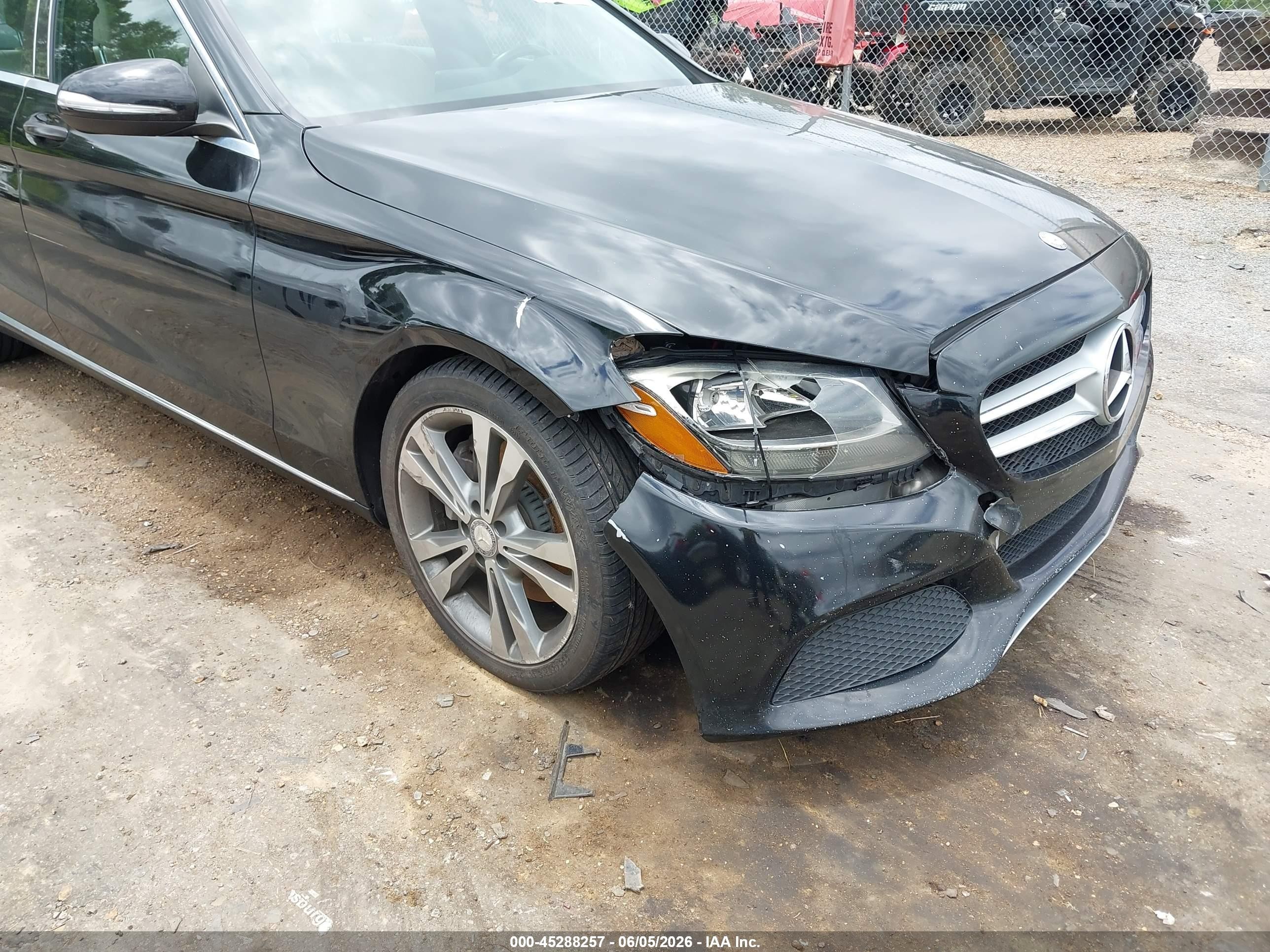 2015 Mercedes-benz C 300   Черный vin: 55SWF4JB2FU045675