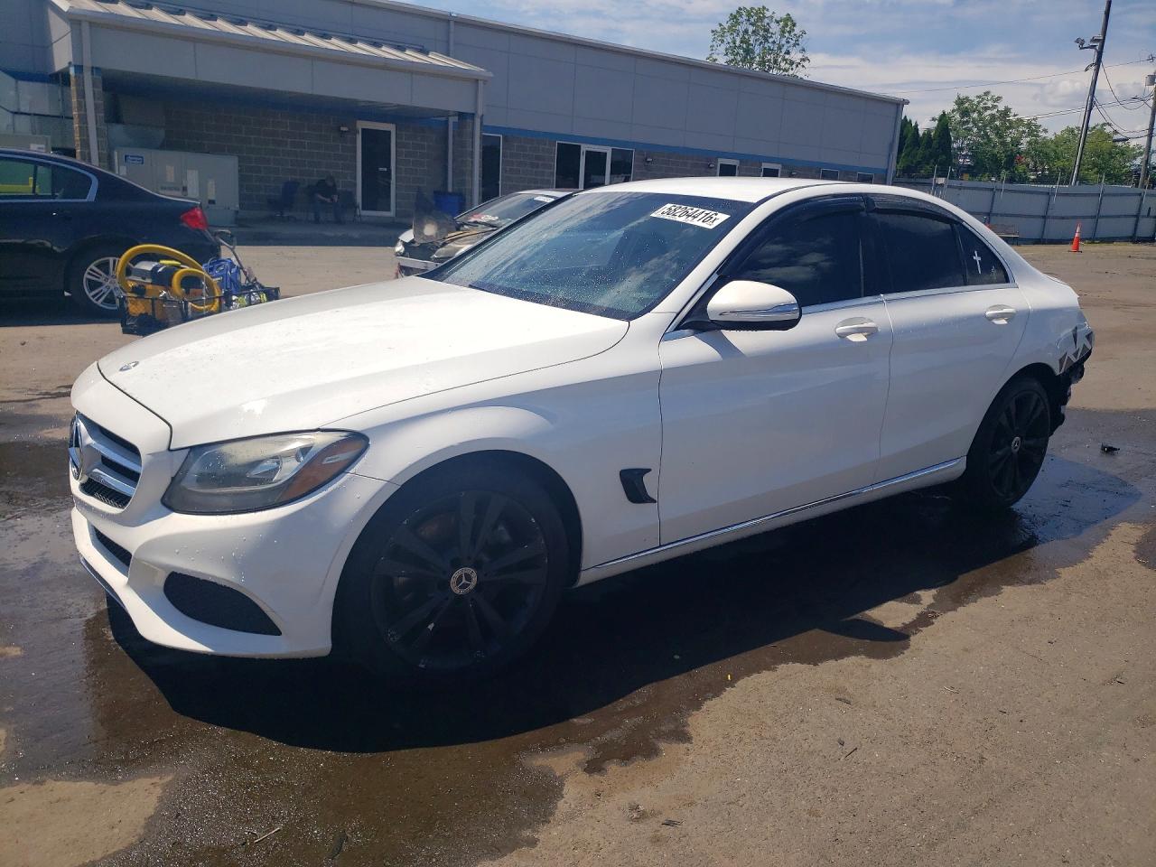 2015 Mercedes-benz C 300 White vin: 55SWF4JB2FU054621