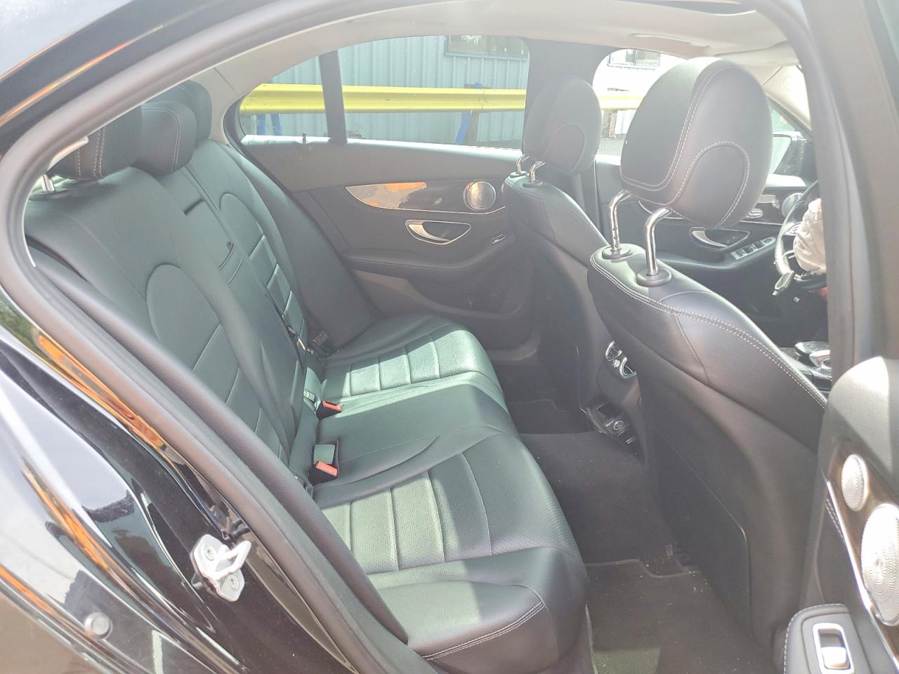 2015 Mercedes-benz C 300 Черный vin: 55SWF4JB2FU056966