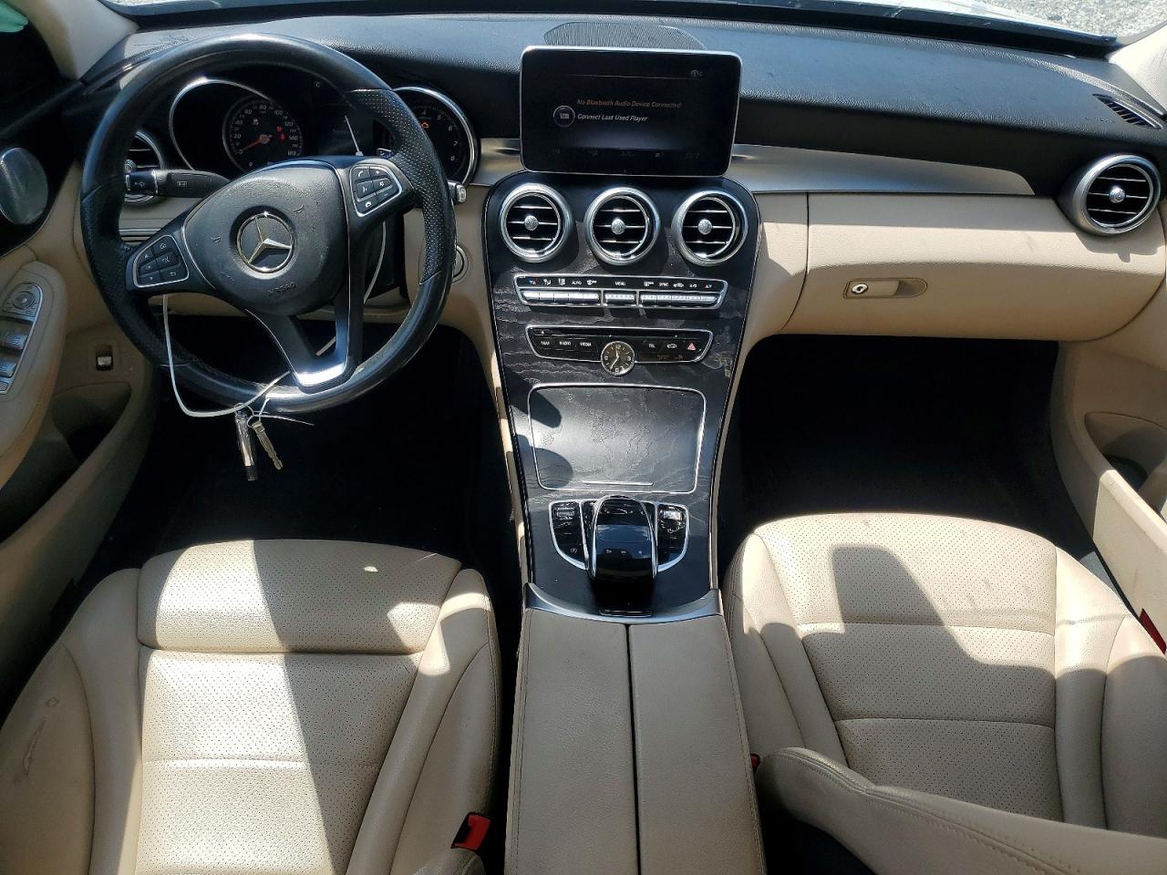 2016 Mercedes-benz C 300 White vin: 55SWF4JB2GU178633