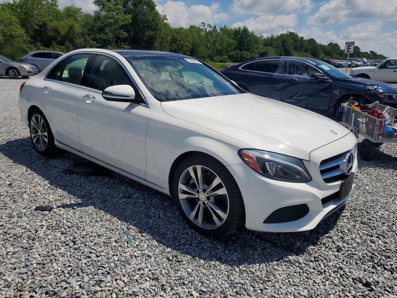 2016 Mercedes-benz C 300 White vin: 55SWF4JB2GU178633