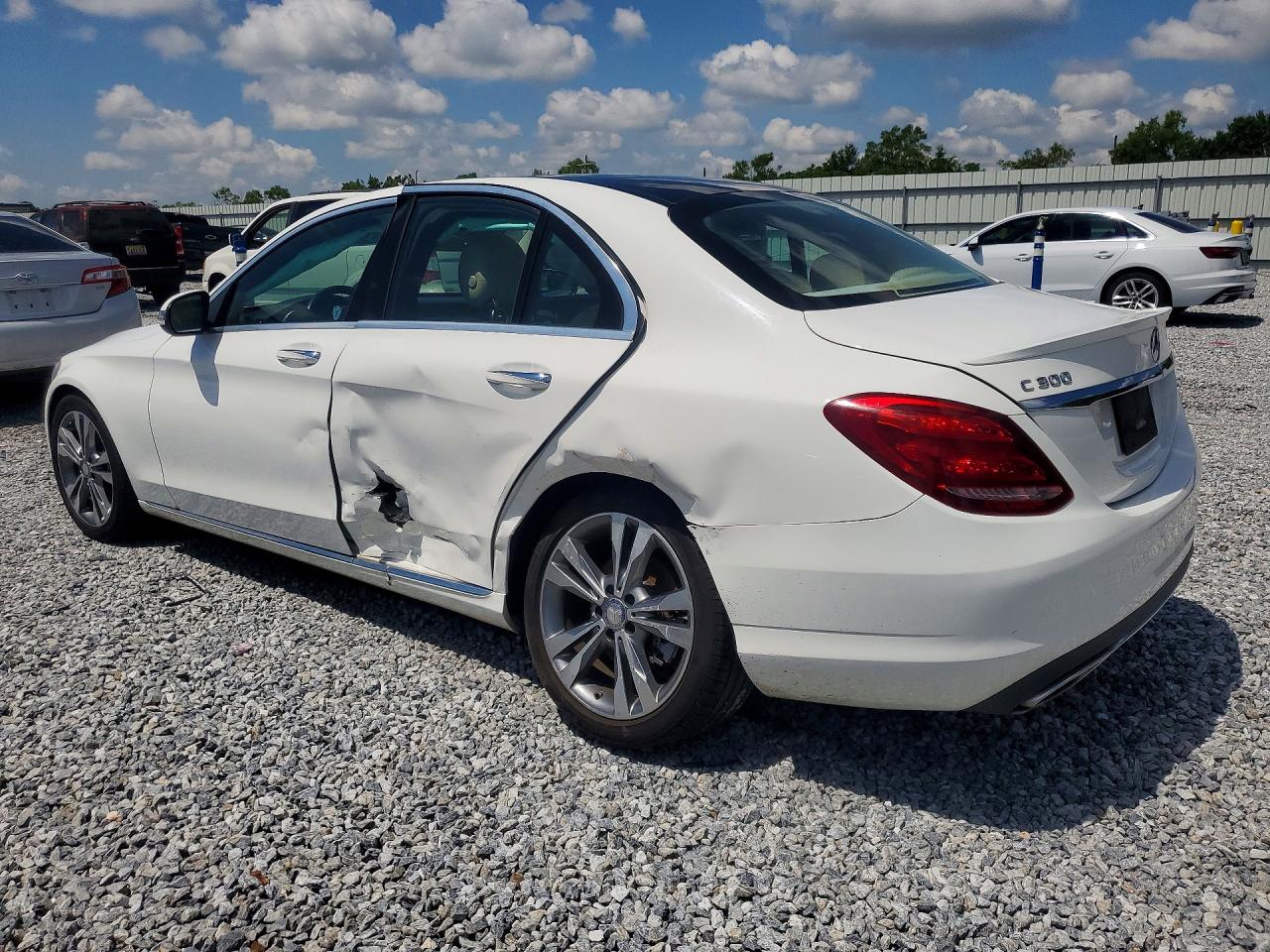 2016 Mercedes-benz C 300 White vin: 55SWF4JB2GU178633