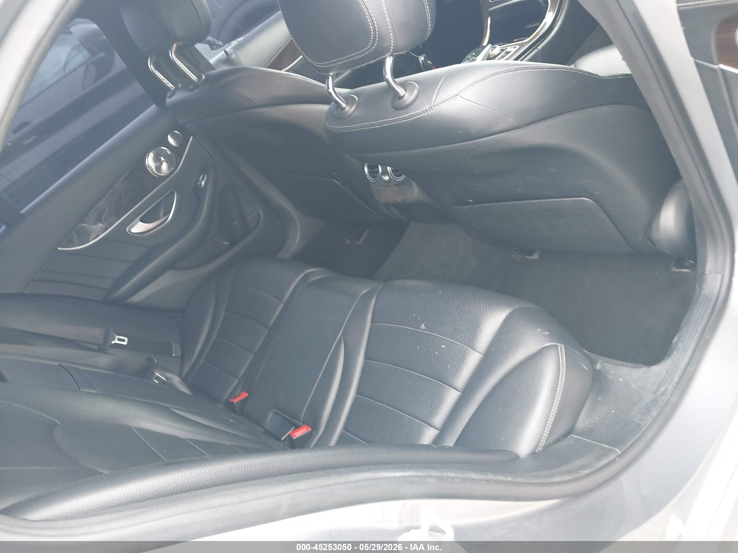 2015 Mercedes-benz C 300 Sport Silver vin: 55SWF4JB3FU054336