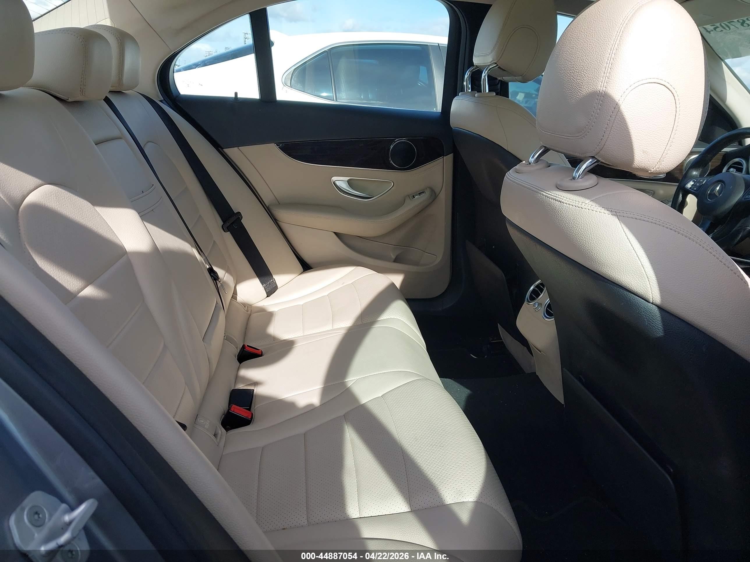 2015 Mercedes-benz C 300   Gray vin: 55SWF4JB3FU057463
