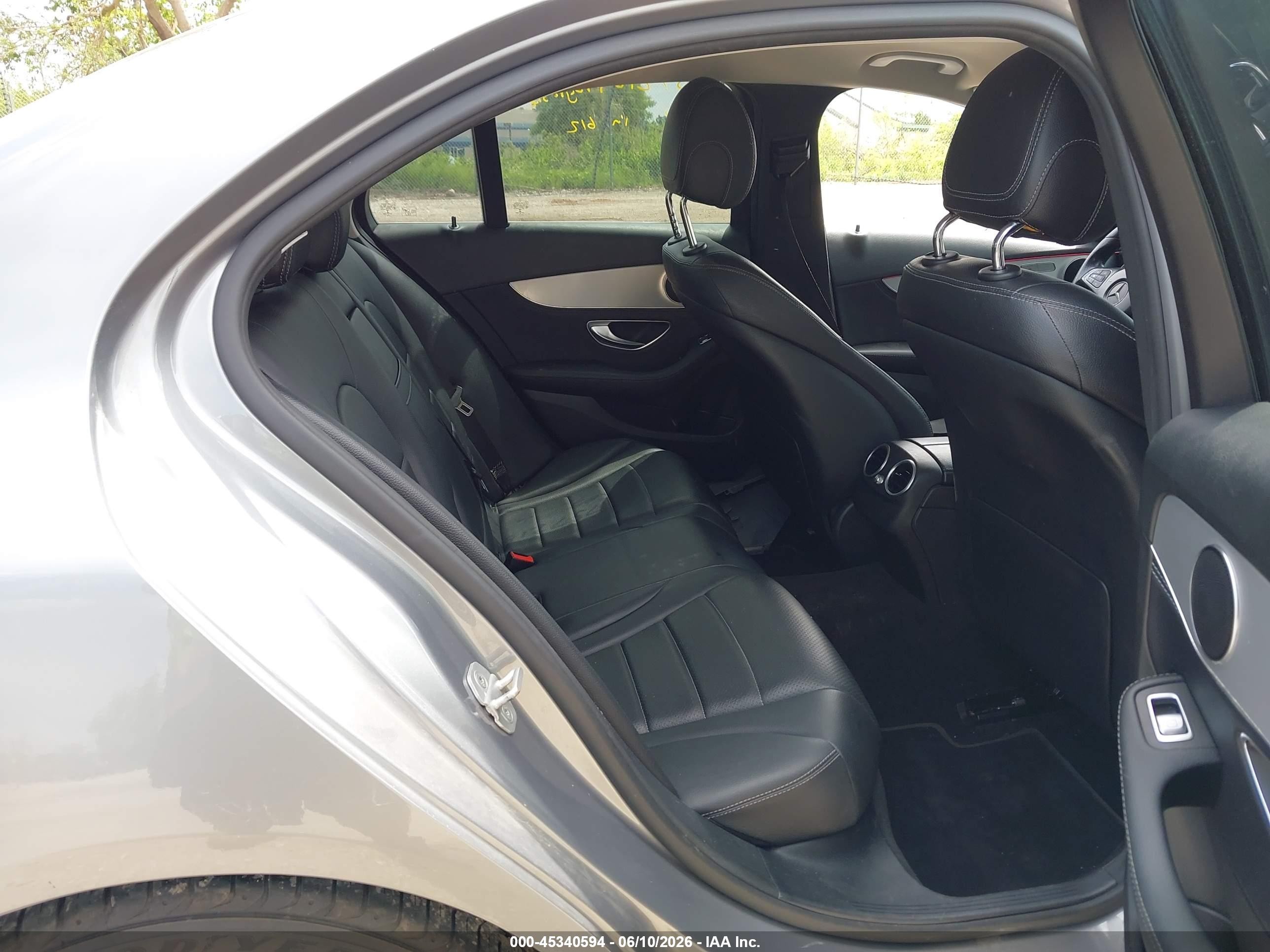 2015 Mercedes-benz C 300 Серебряный vin: 55SWF4JB3FU069693