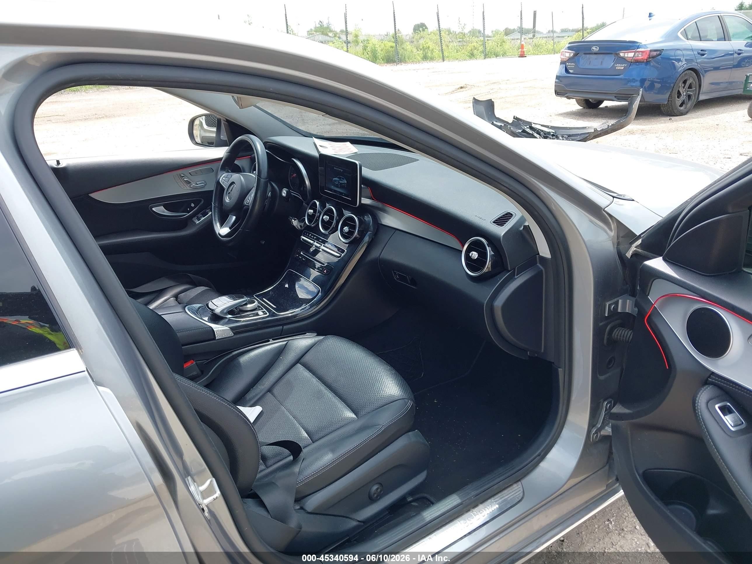 2015 Mercedes-benz C 300 Серебряный vin: 55SWF4JB3FU069693