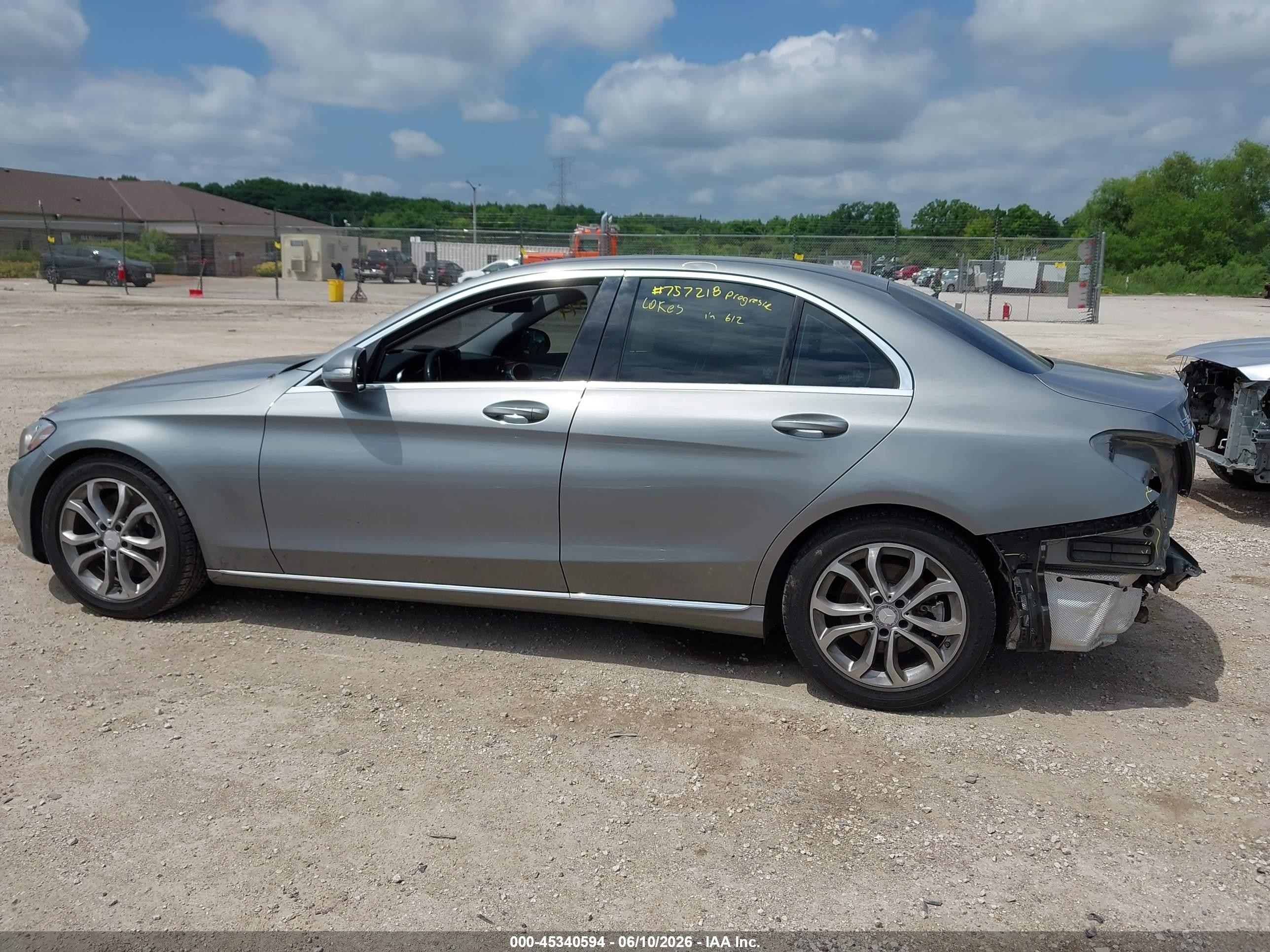 2015 Mercedes-benz C 300 Серебряный vin: 55SWF4JB3FU069693