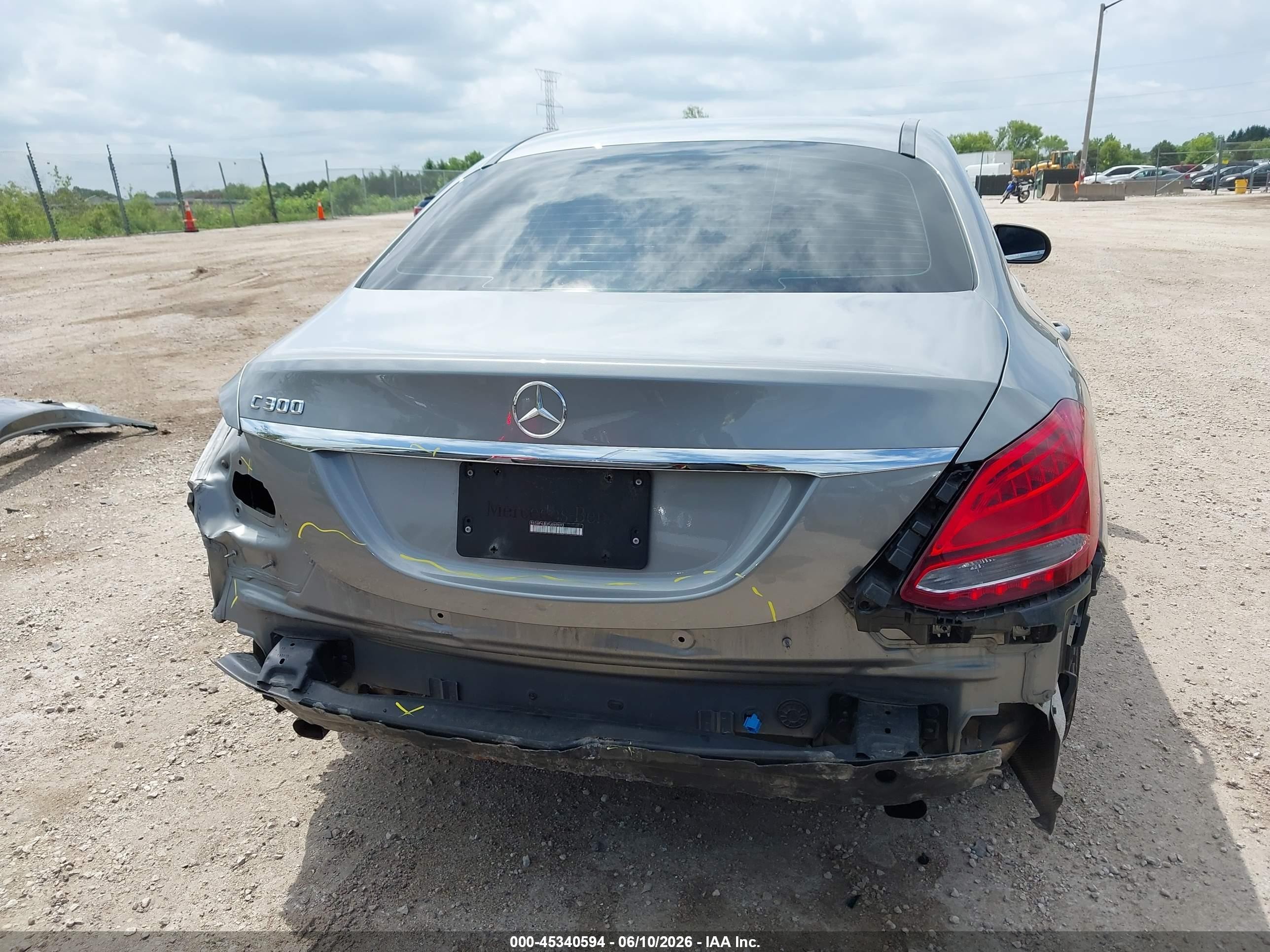 2015 Mercedes-benz C 300 Серебряный vin: 55SWF4JB3FU069693