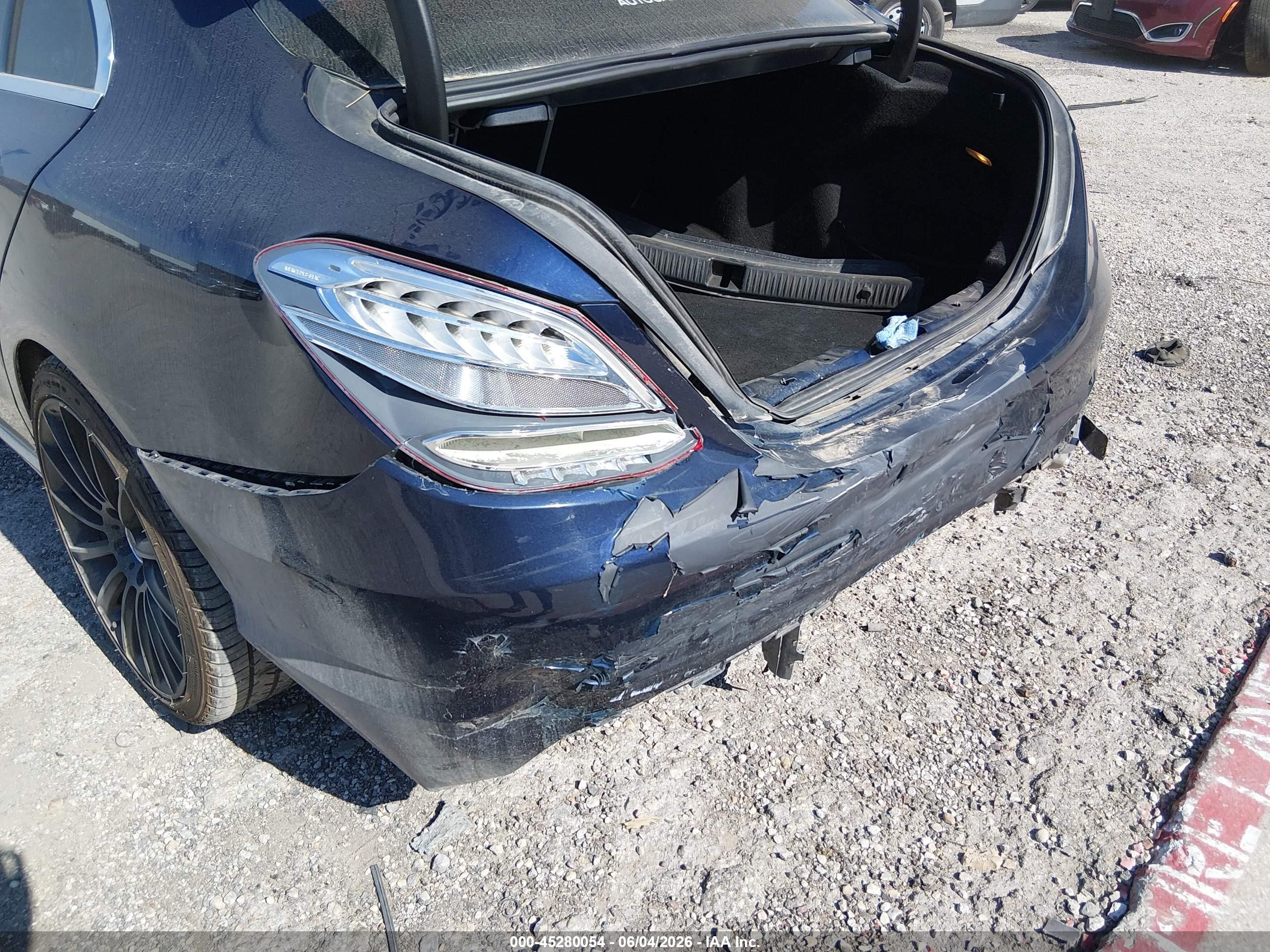 2015 Mercedes-benz C 300   Navy vin: 55SWF4JB3FU082914