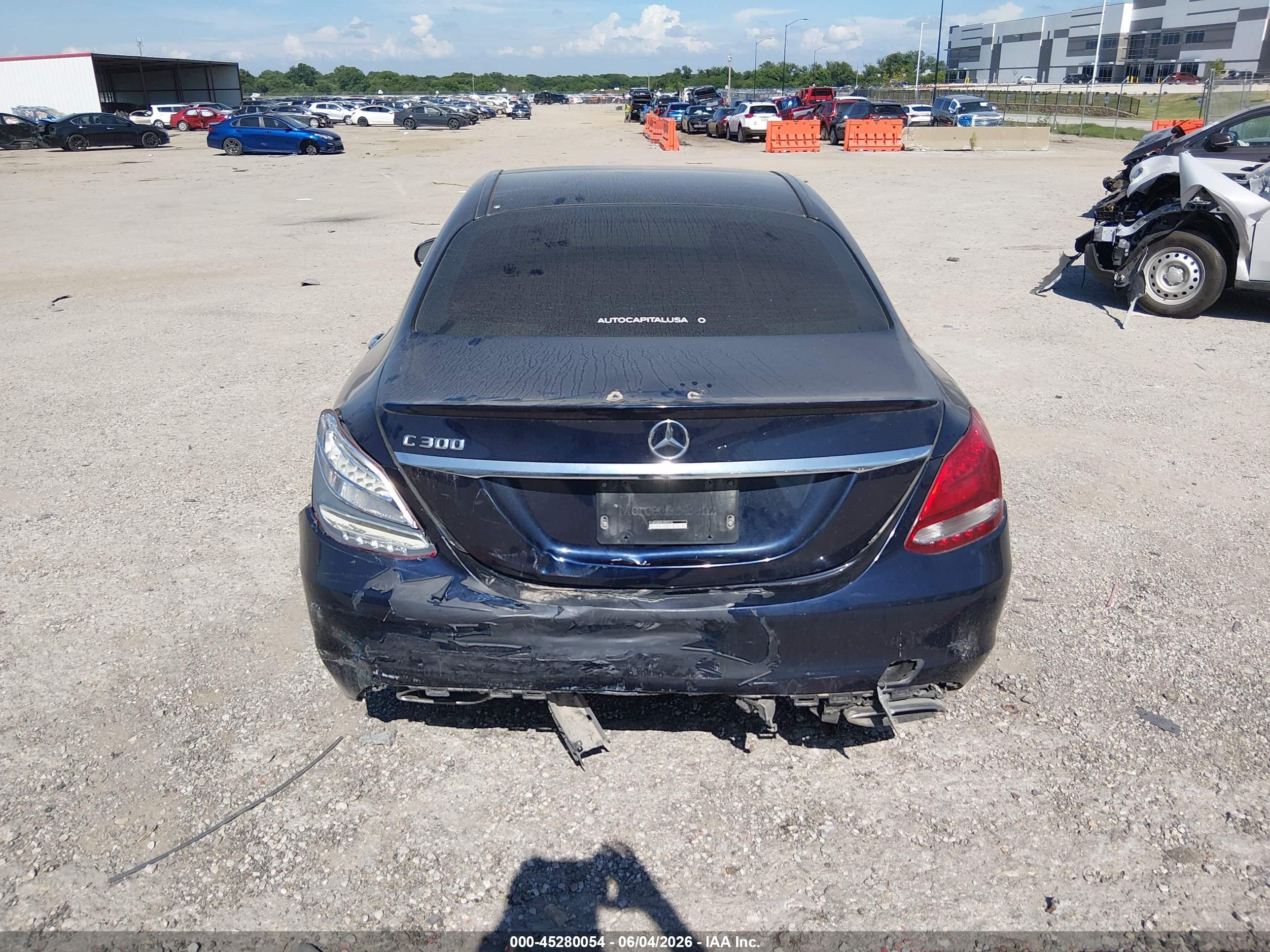 2015 Mercedes-benz C 300   Navy vin: 55SWF4JB3FU082914