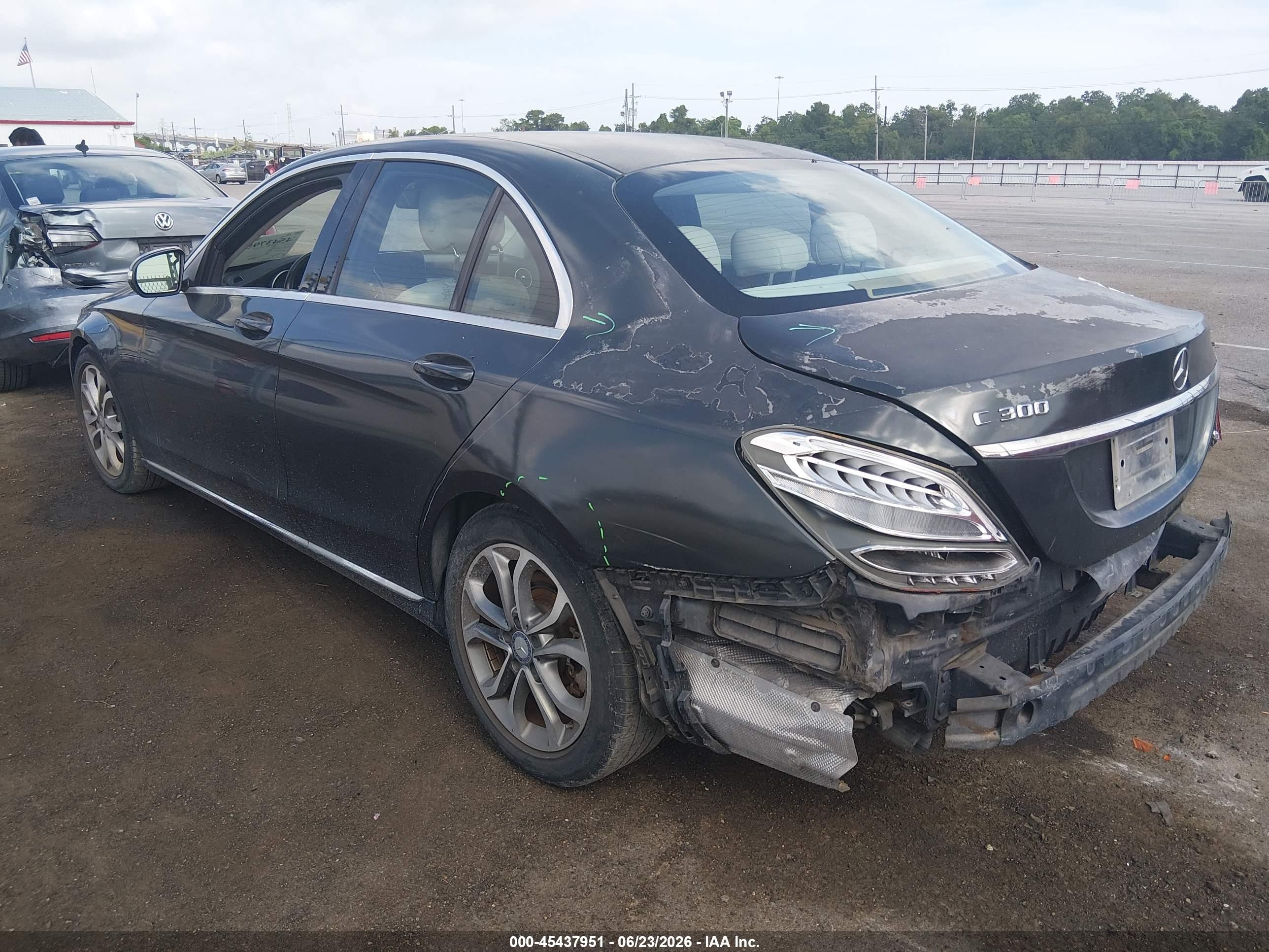 2015 Mercedes-benz C 300   Gray vin: 55SWF4JB3FU083528