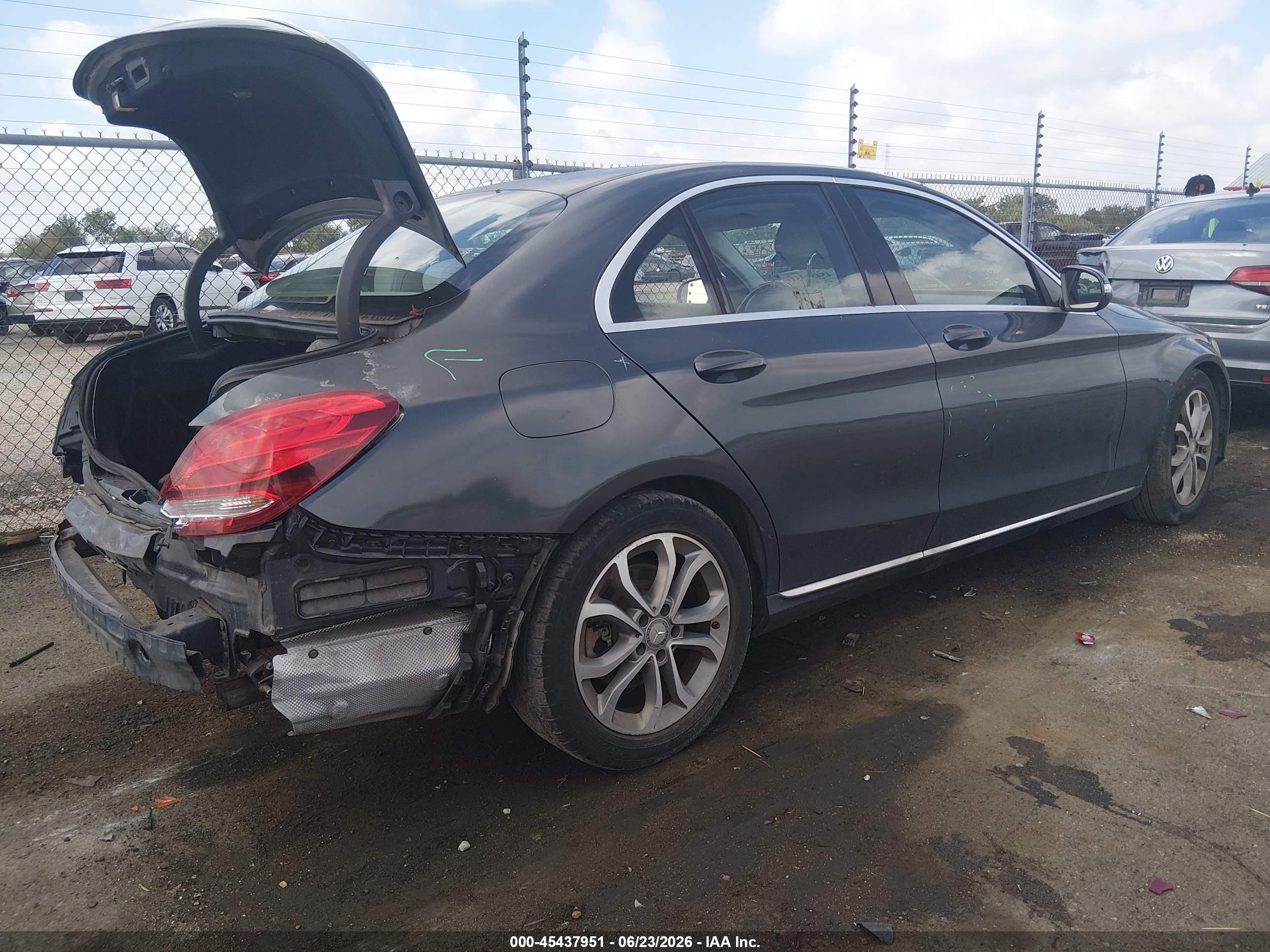 2015 Mercedes-benz C 300   Gray vin: 55SWF4JB3FU083528
