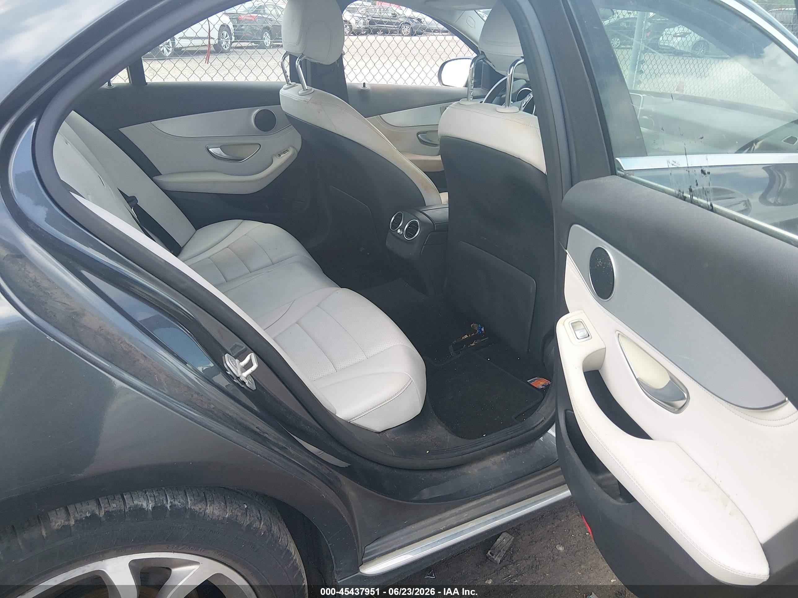 2015 Mercedes-benz C 300   Gray vin: 55SWF4JB3FU083528
