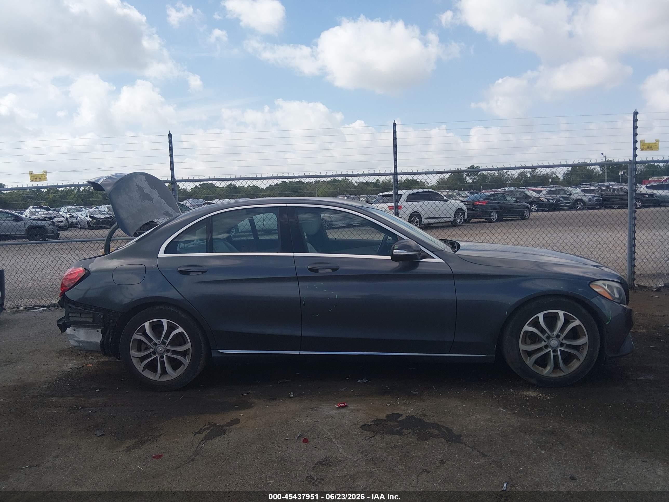 2015 Mercedes-benz C 300   Gray vin: 55SWF4JB3FU083528