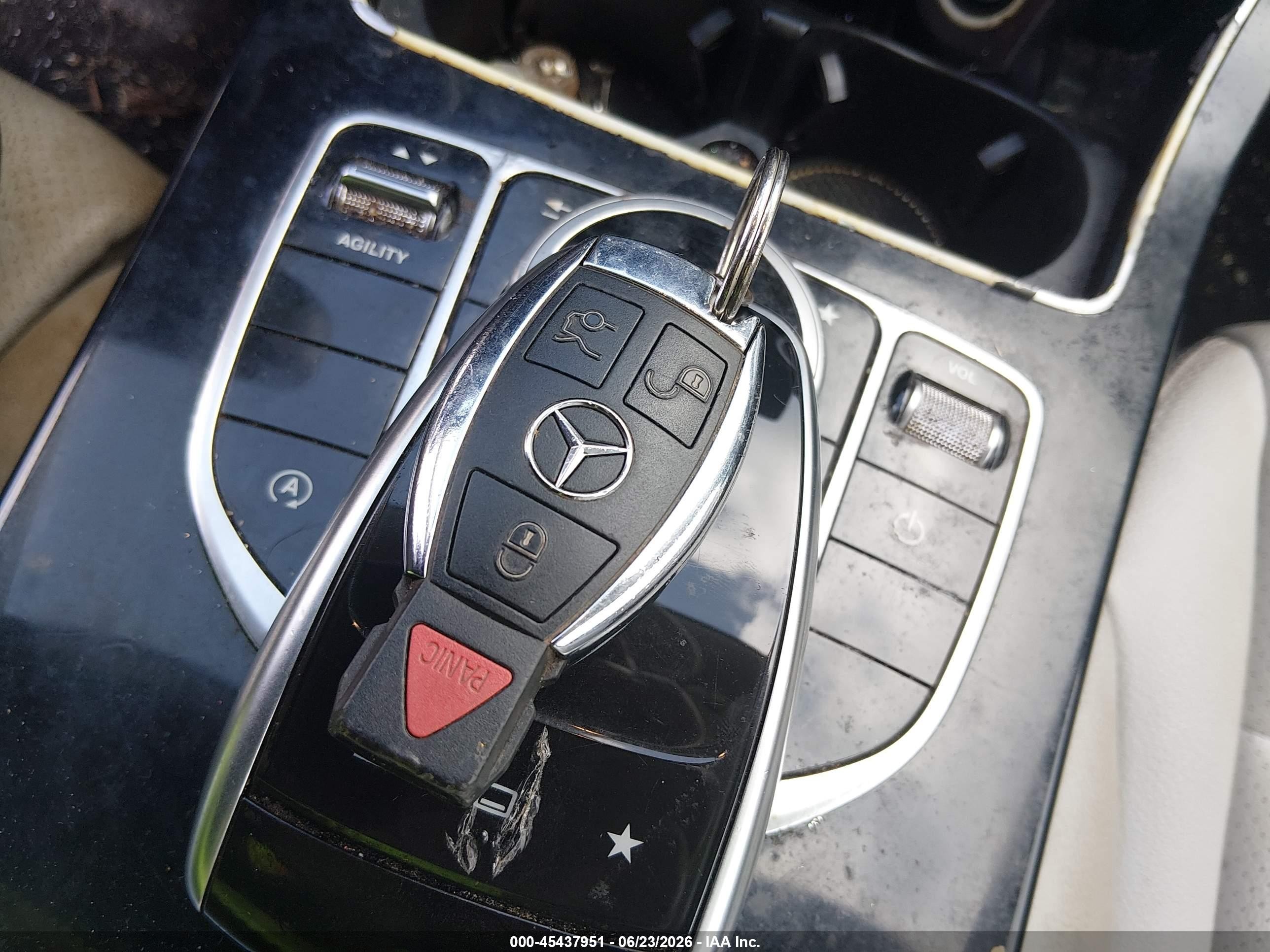 2015 Mercedes-benz C 300   Gray vin: 55SWF4JB3FU083528