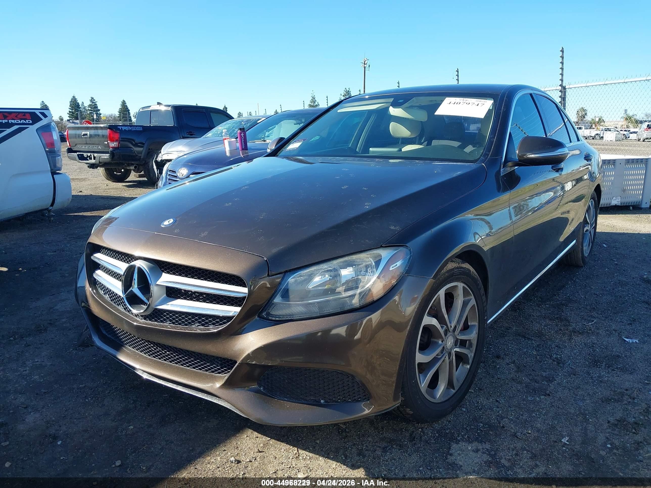 2015 Mercedes-benz C 300   Brown vin: 55SWF4JB3FU083819