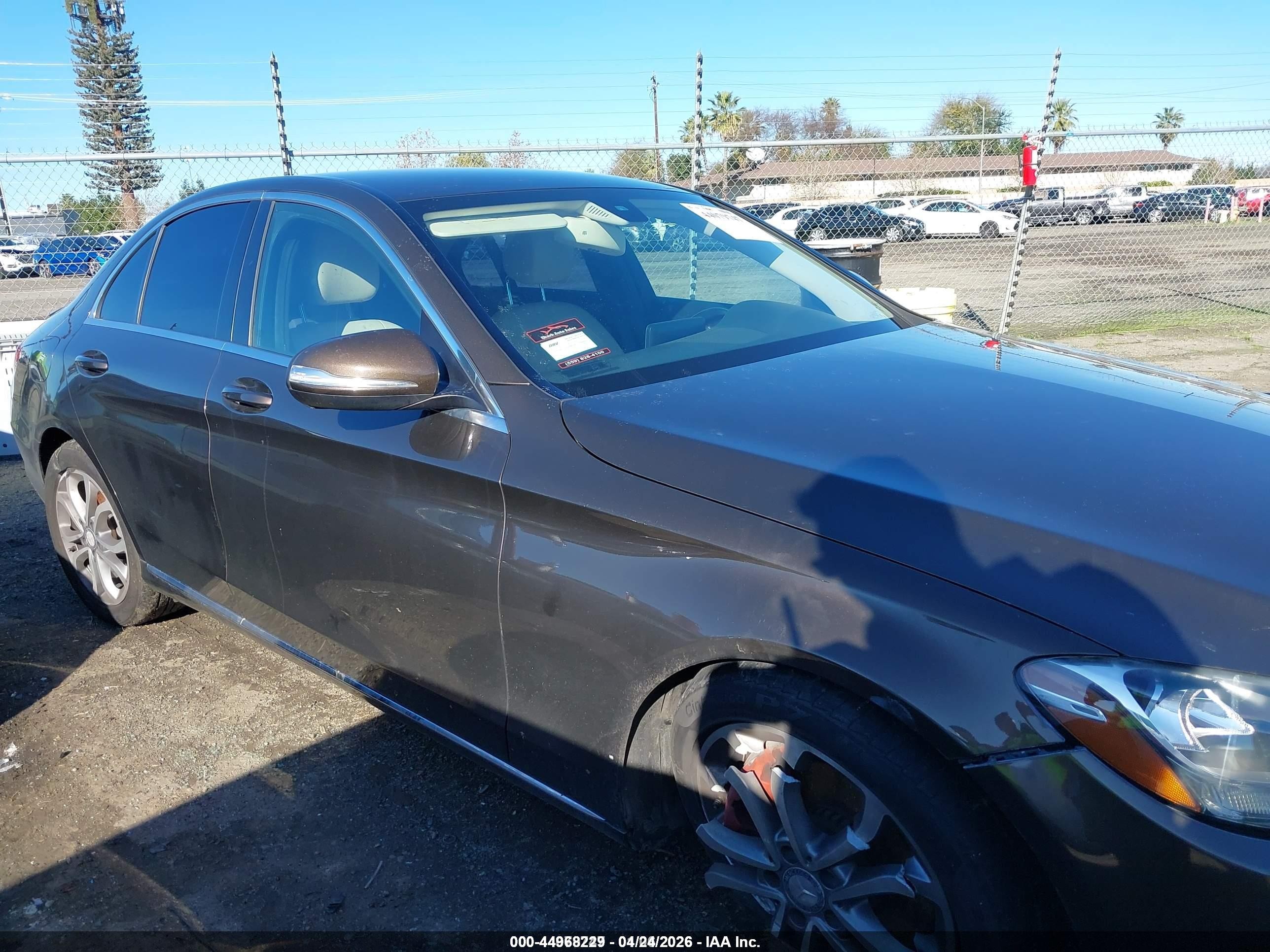 2015 Mercedes-benz C 300   Brown vin: 55SWF4JB3FU083819