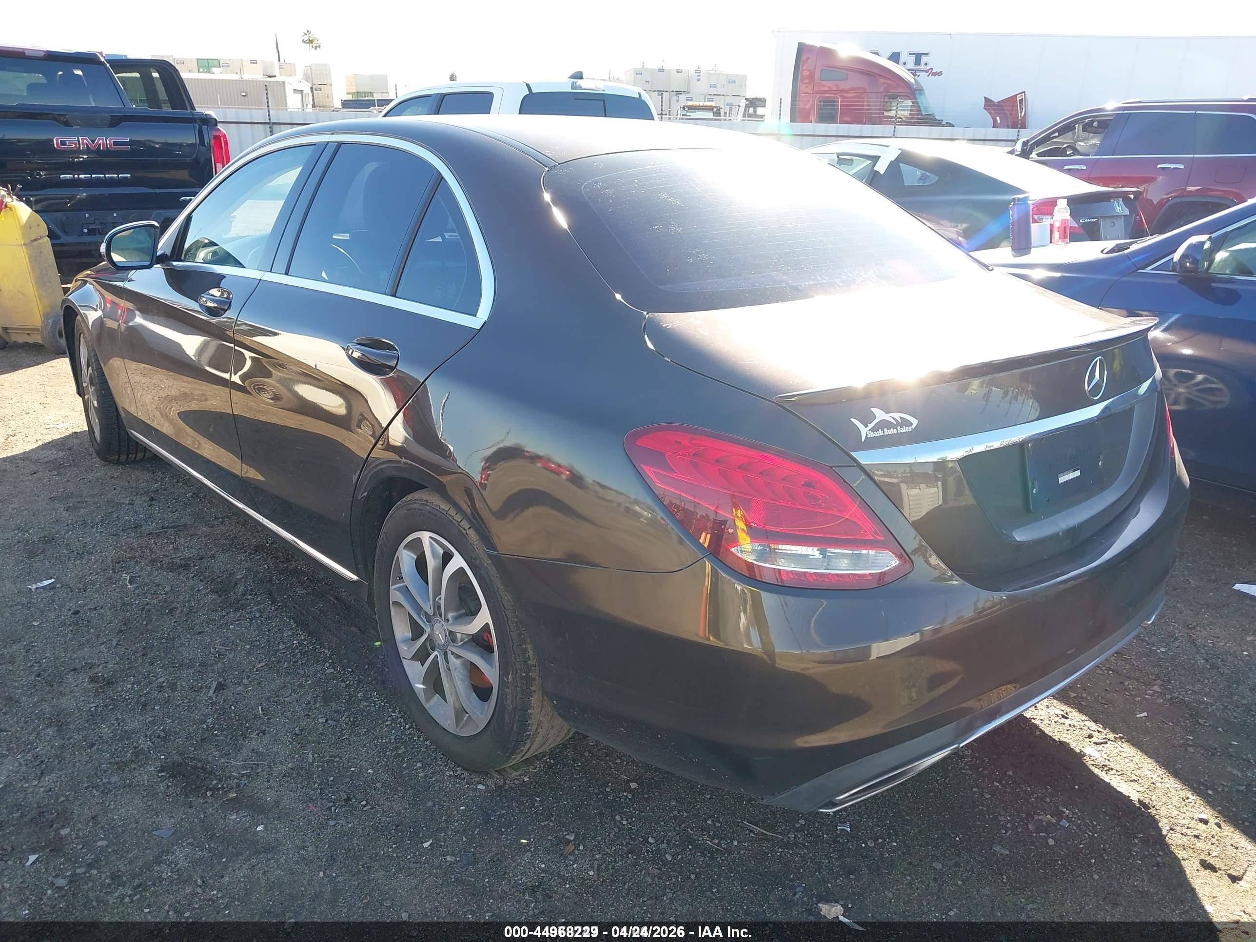 2015 Mercedes-benz C 300   Brown vin: 55SWF4JB3FU083819
