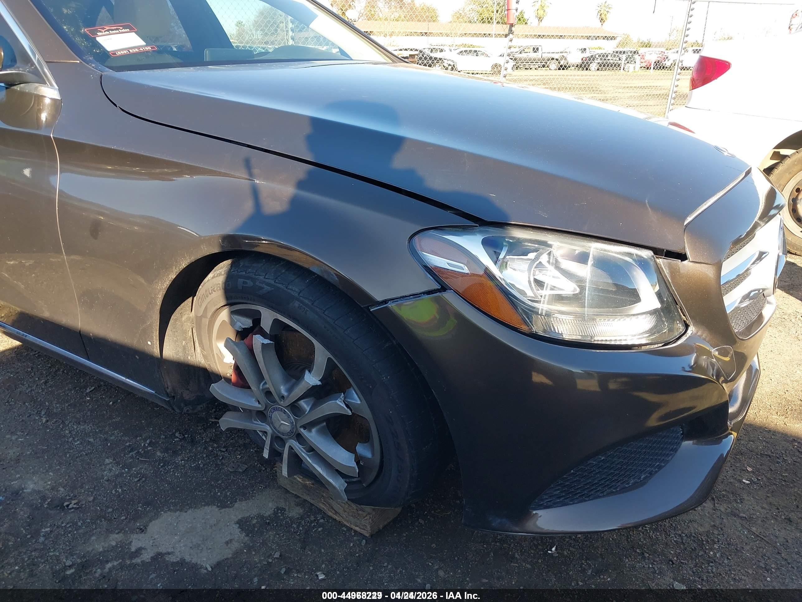 2015 Mercedes-benz C 300   Brown vin: 55SWF4JB3FU083819