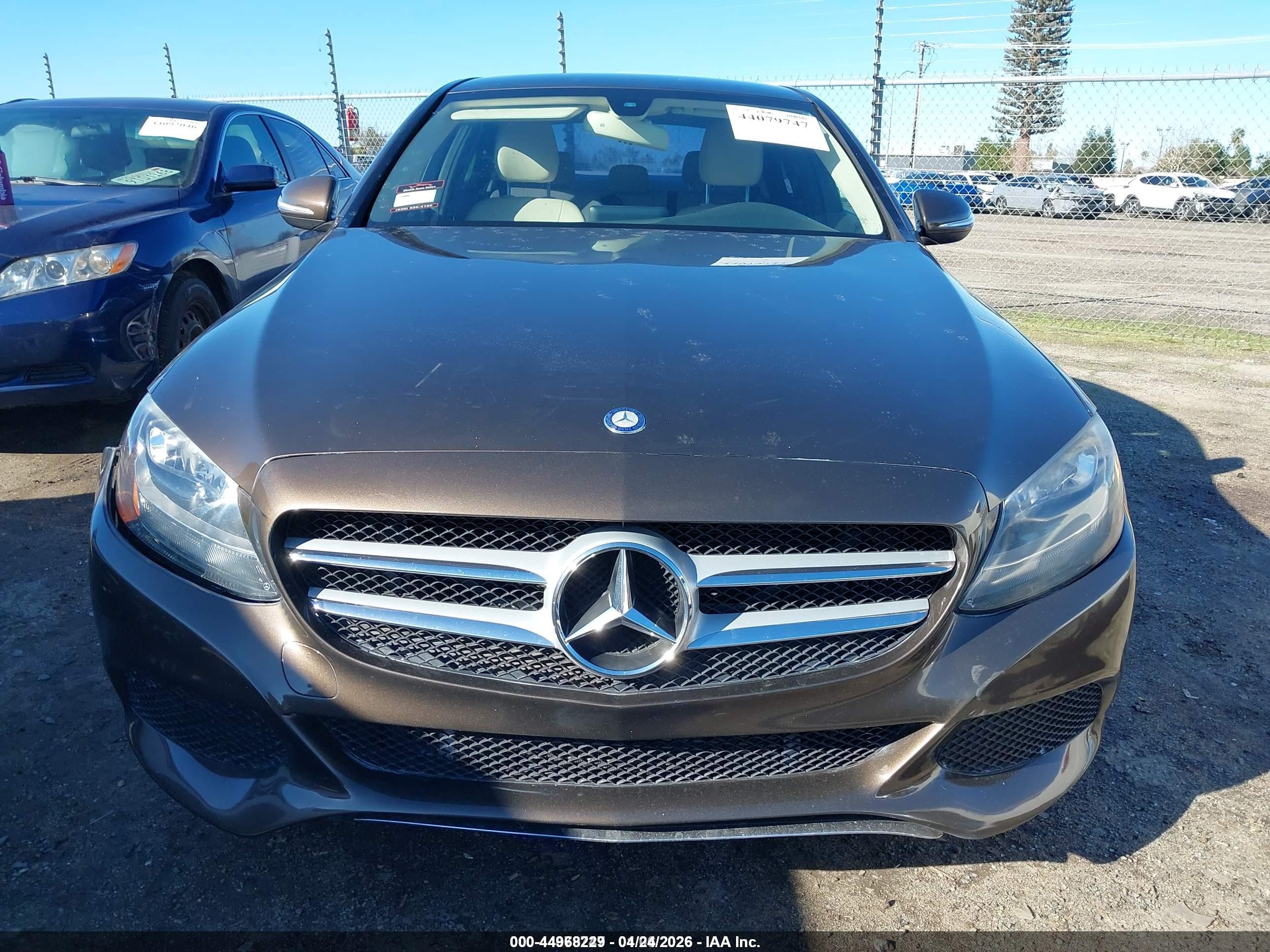2015 Mercedes-benz C 300   Brown vin: 55SWF4JB3FU083819