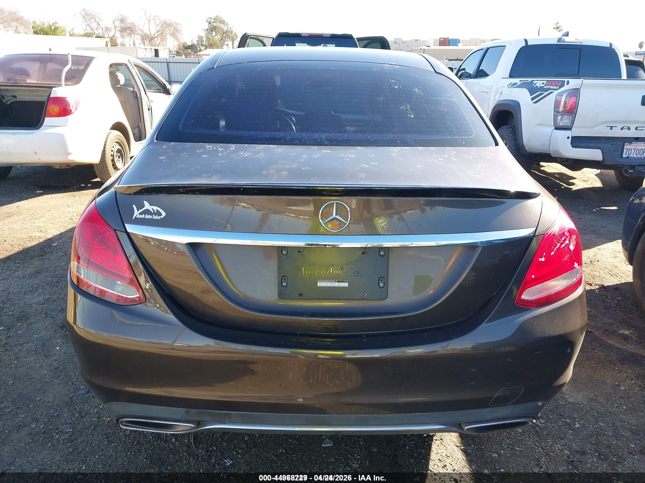 2015 Mercedes-benz C 300   Brown vin: 55SWF4JB3FU083819