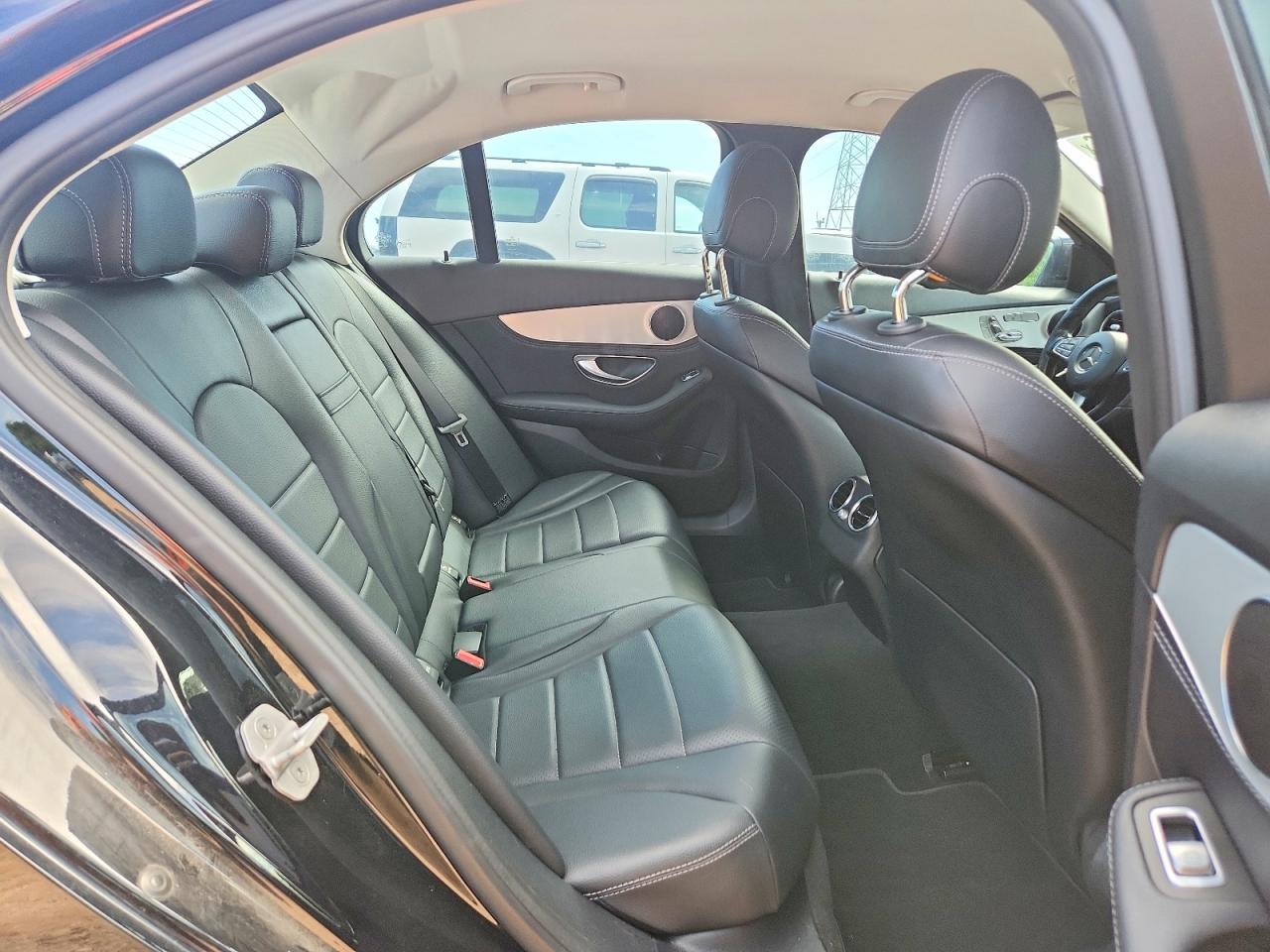2015 Mercedes-benz C 300 Black vin: 55SWF4JB3FU083920