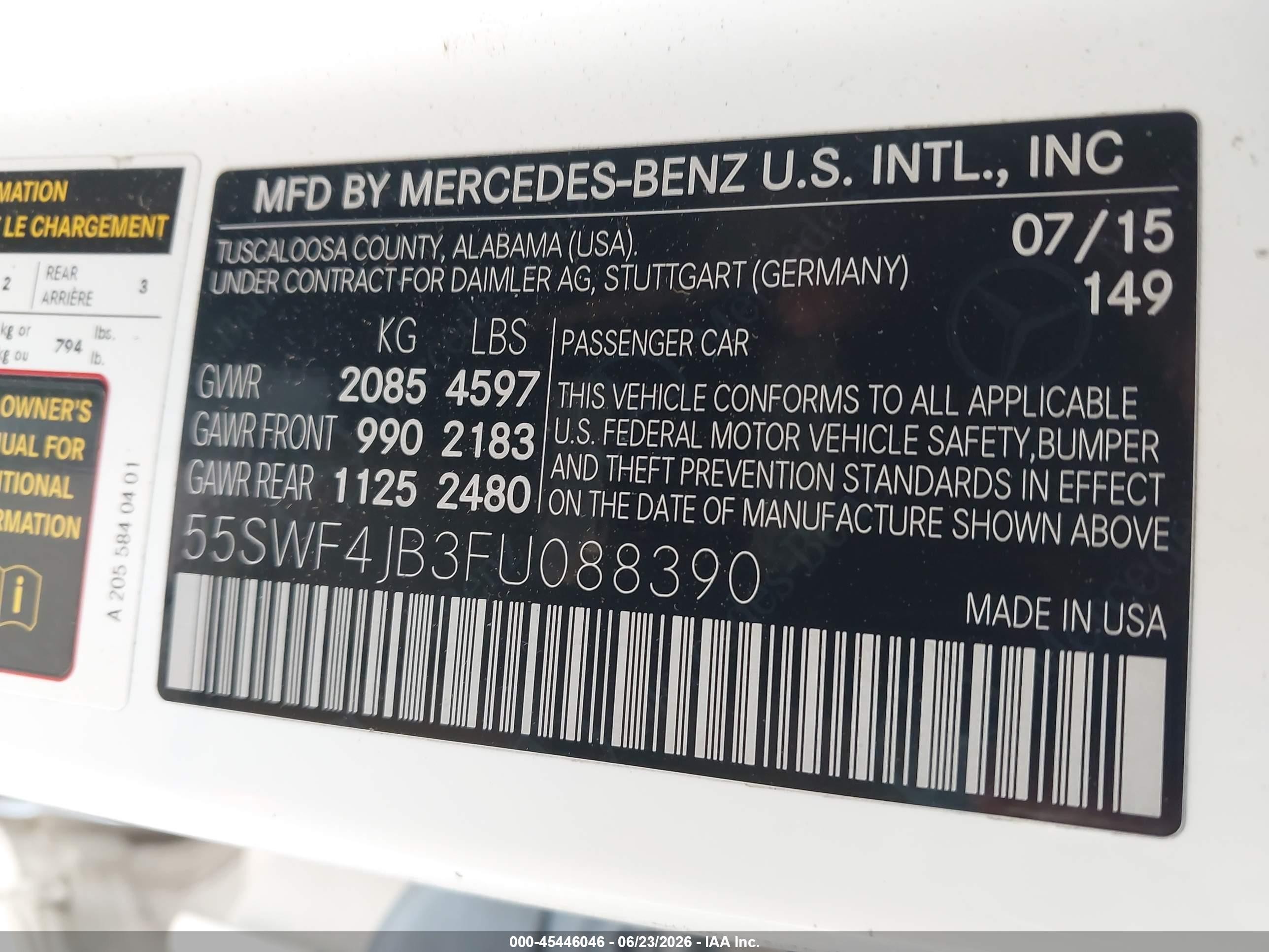 2015 Mercedes-benz C 300   White vin: 55SWF4JB3FU088390