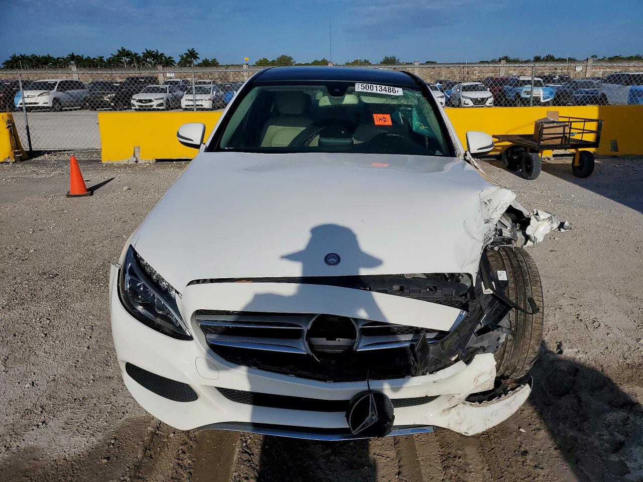 2016 Mercedes-benz C 300 White vin: 55SWF4JB3GU161758