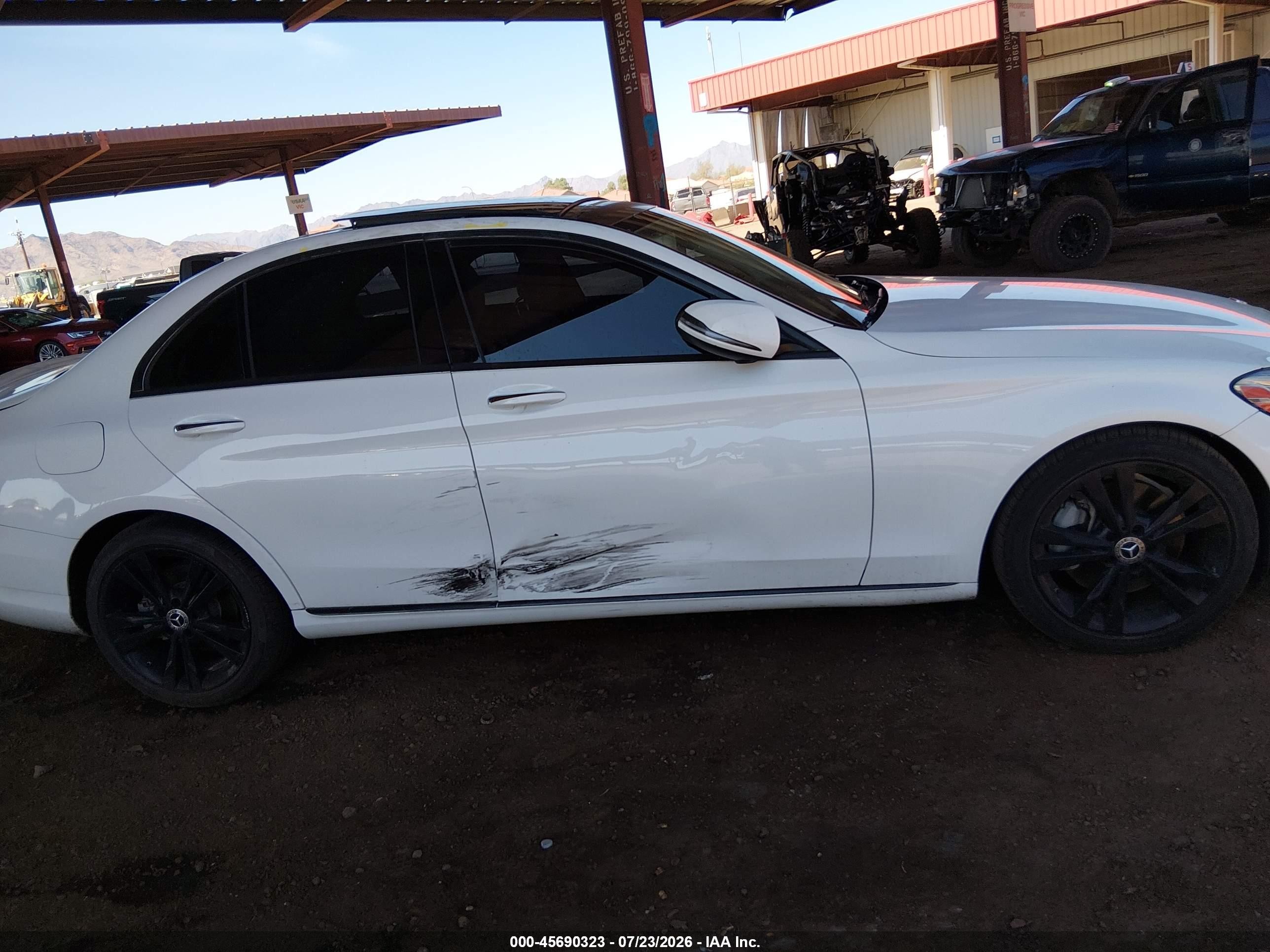 2017 Mercedes-benz C 300   White vin: 55SWF4JB3HU211608