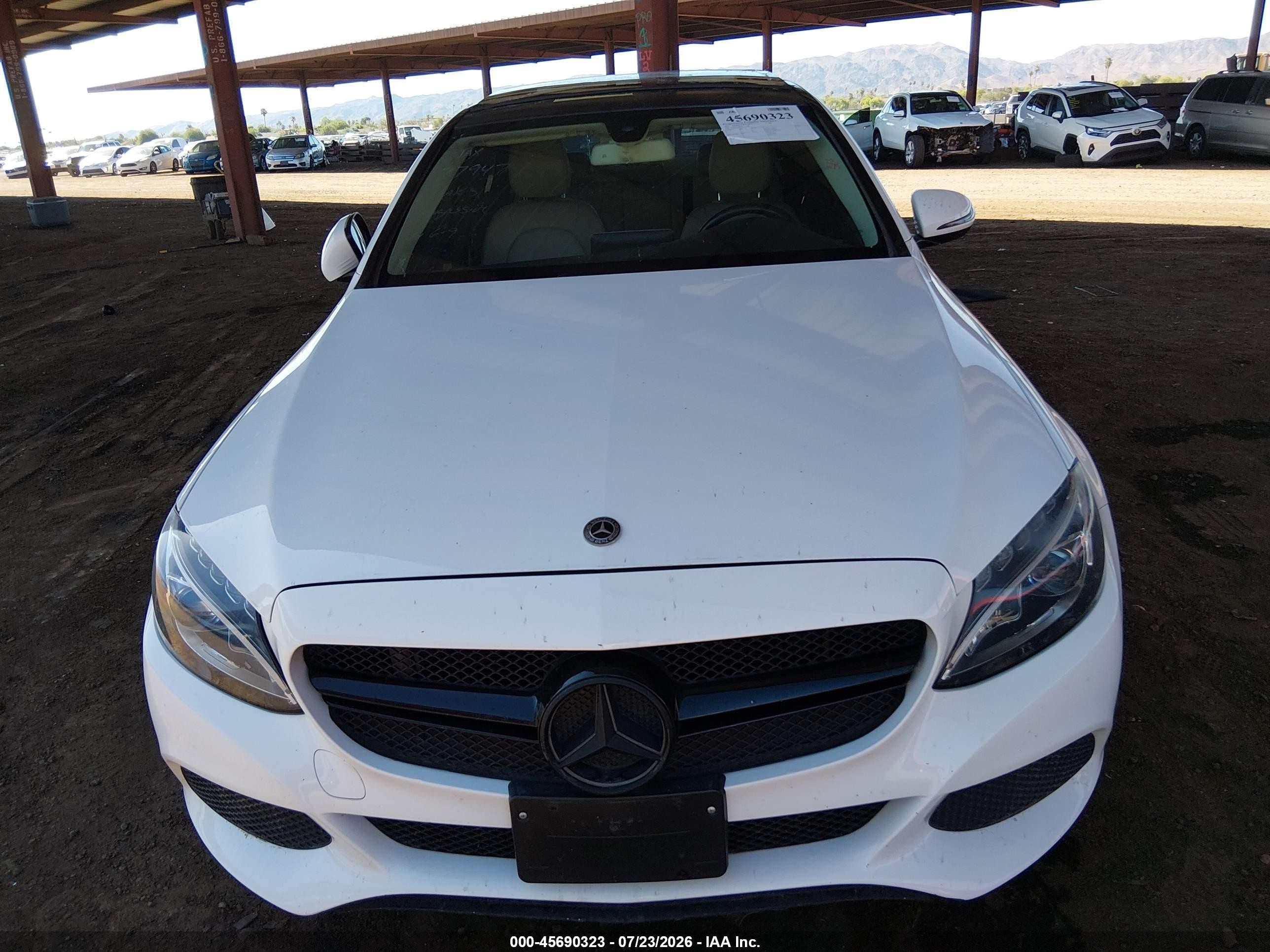 2017 Mercedes-benz C 300   White vin: 55SWF4JB3HU211608
