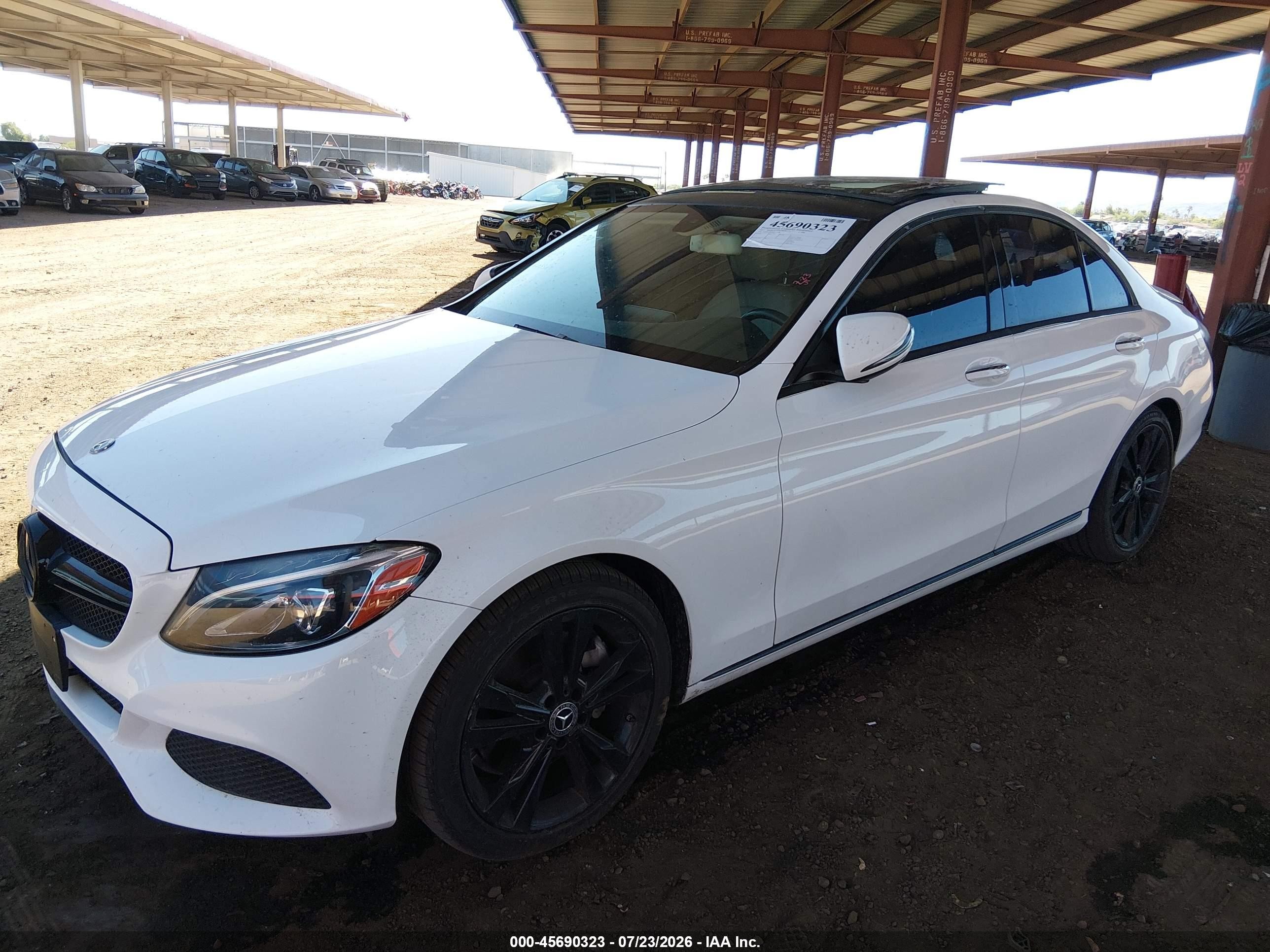 2017 Mercedes-benz C 300   White vin: 55SWF4JB3HU211608