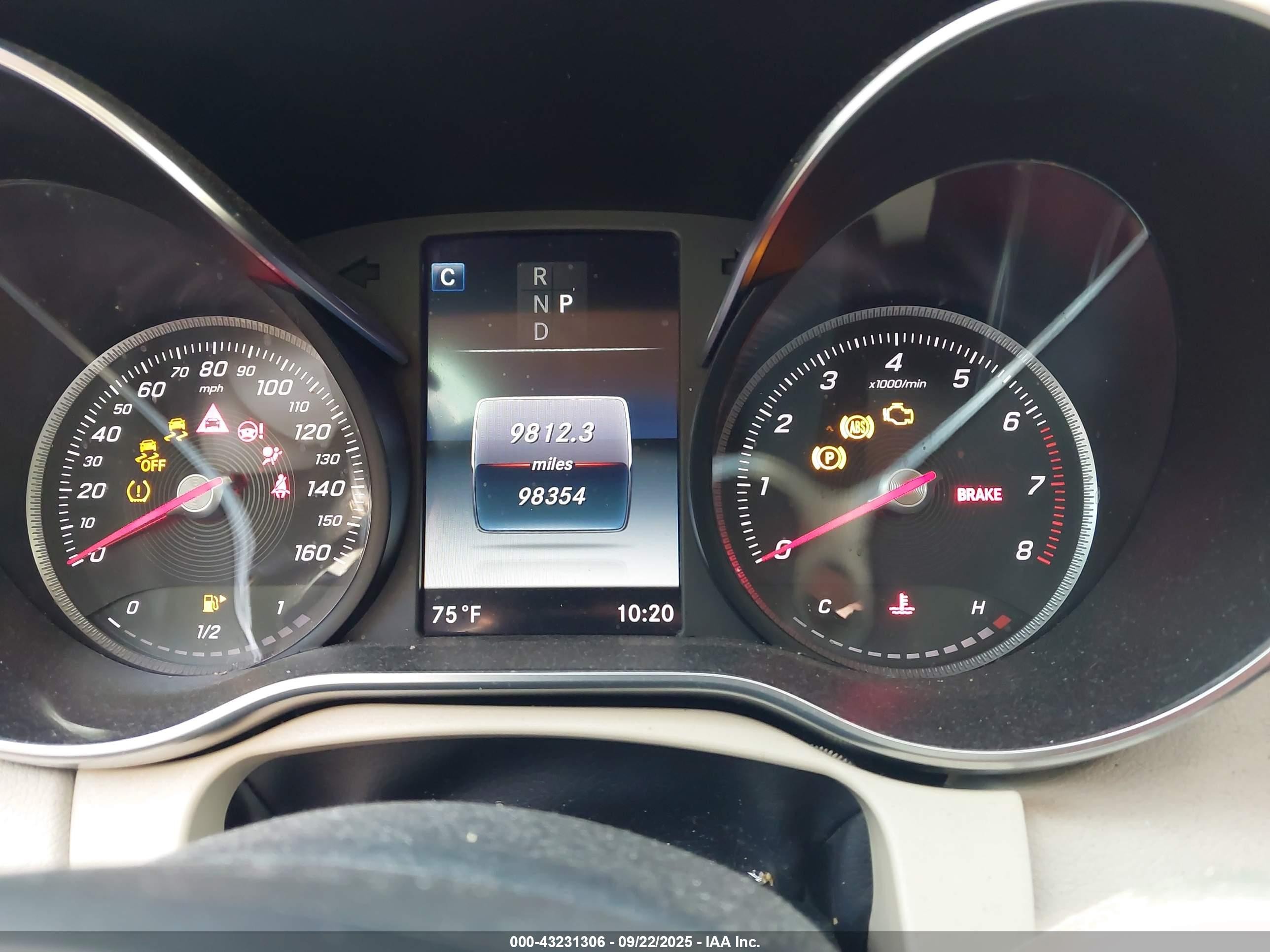 2018 Mercedes-benz C 300   Champagne vin: 55SWF4JB3JU219617