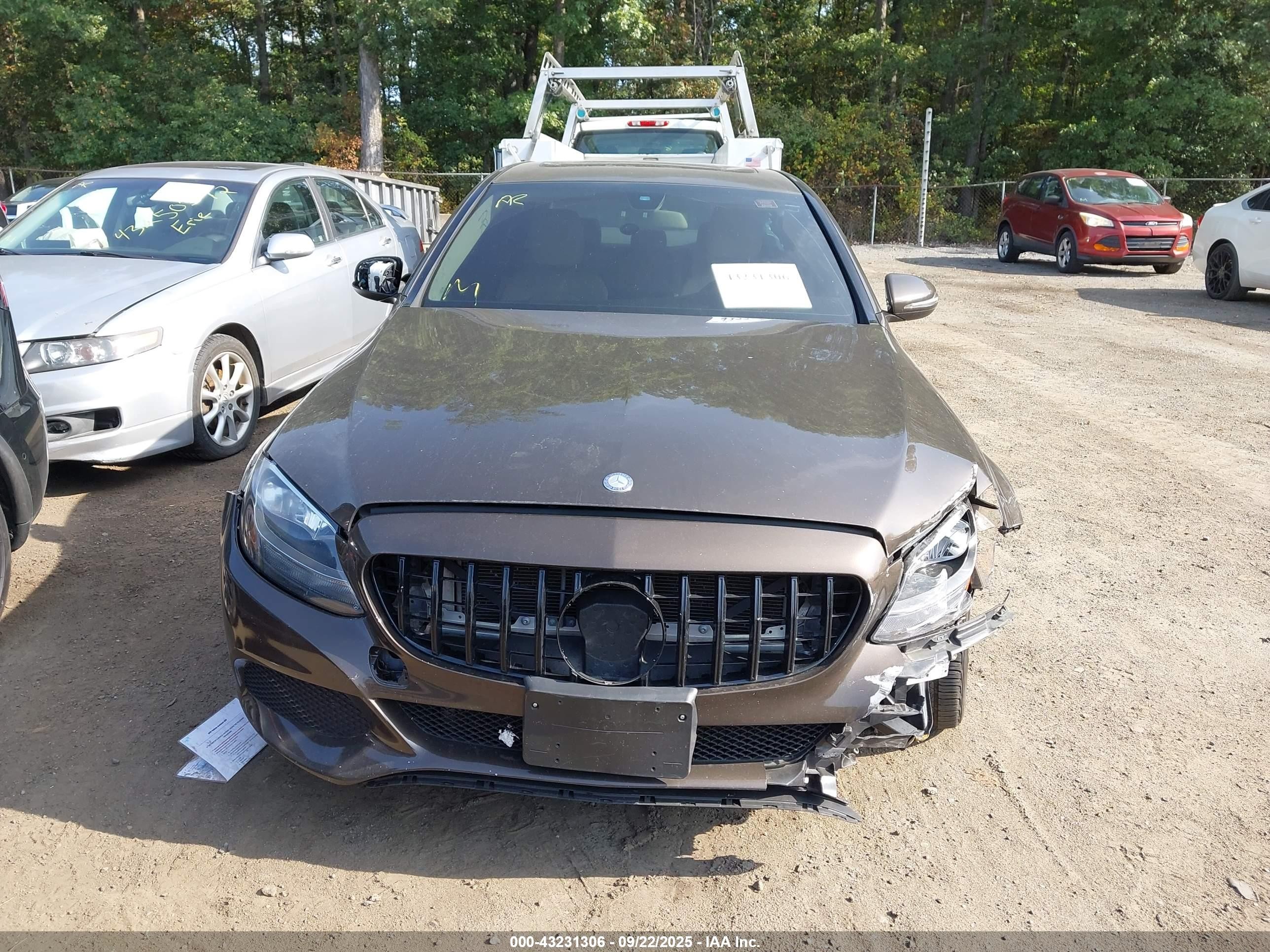 2018 Mercedes-benz C 300   Champagne vin: 55SWF4JB3JU219617