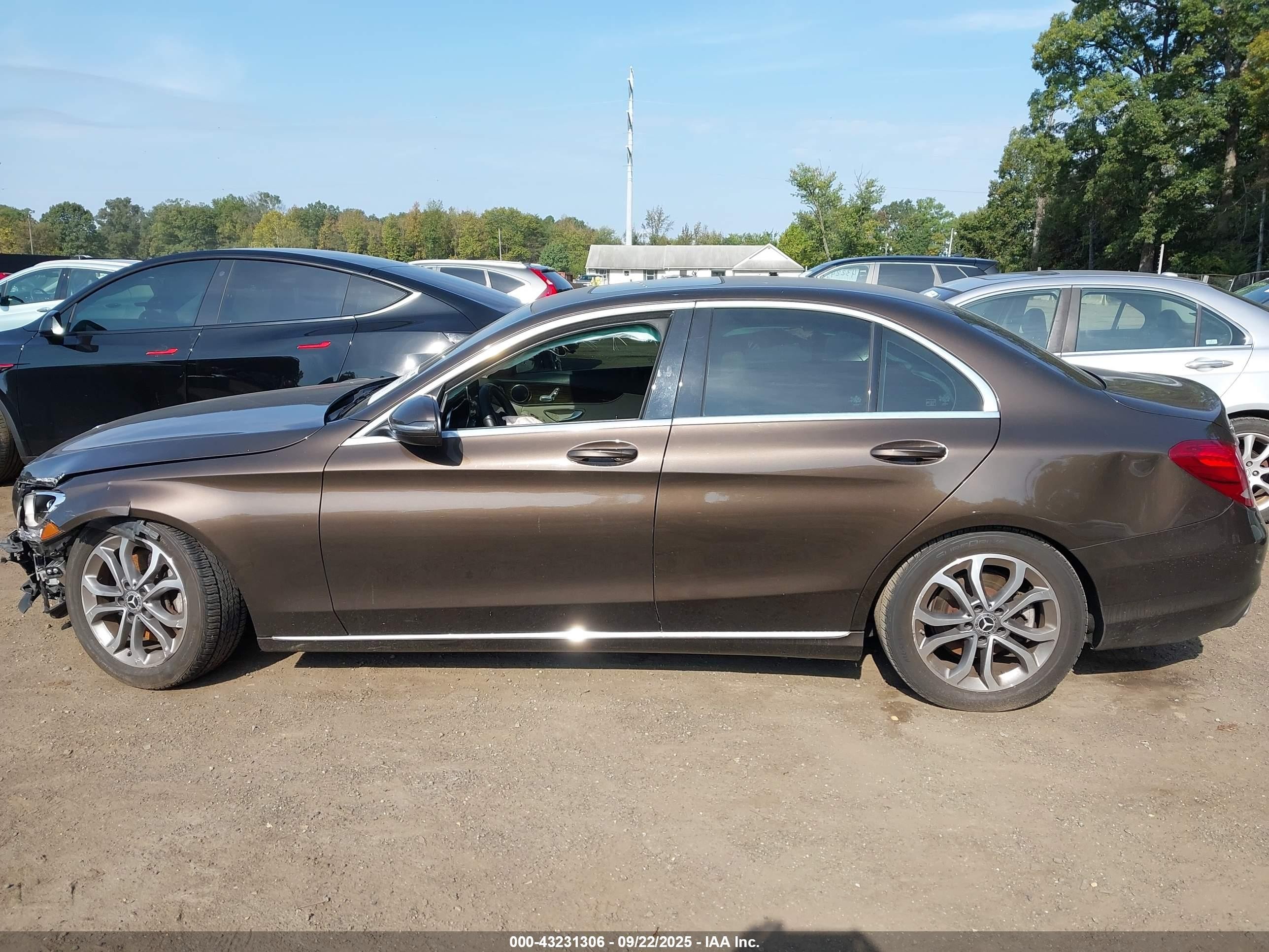 2018 Mercedes-benz C 300   Champagne vin: 55SWF4JB3JU219617
