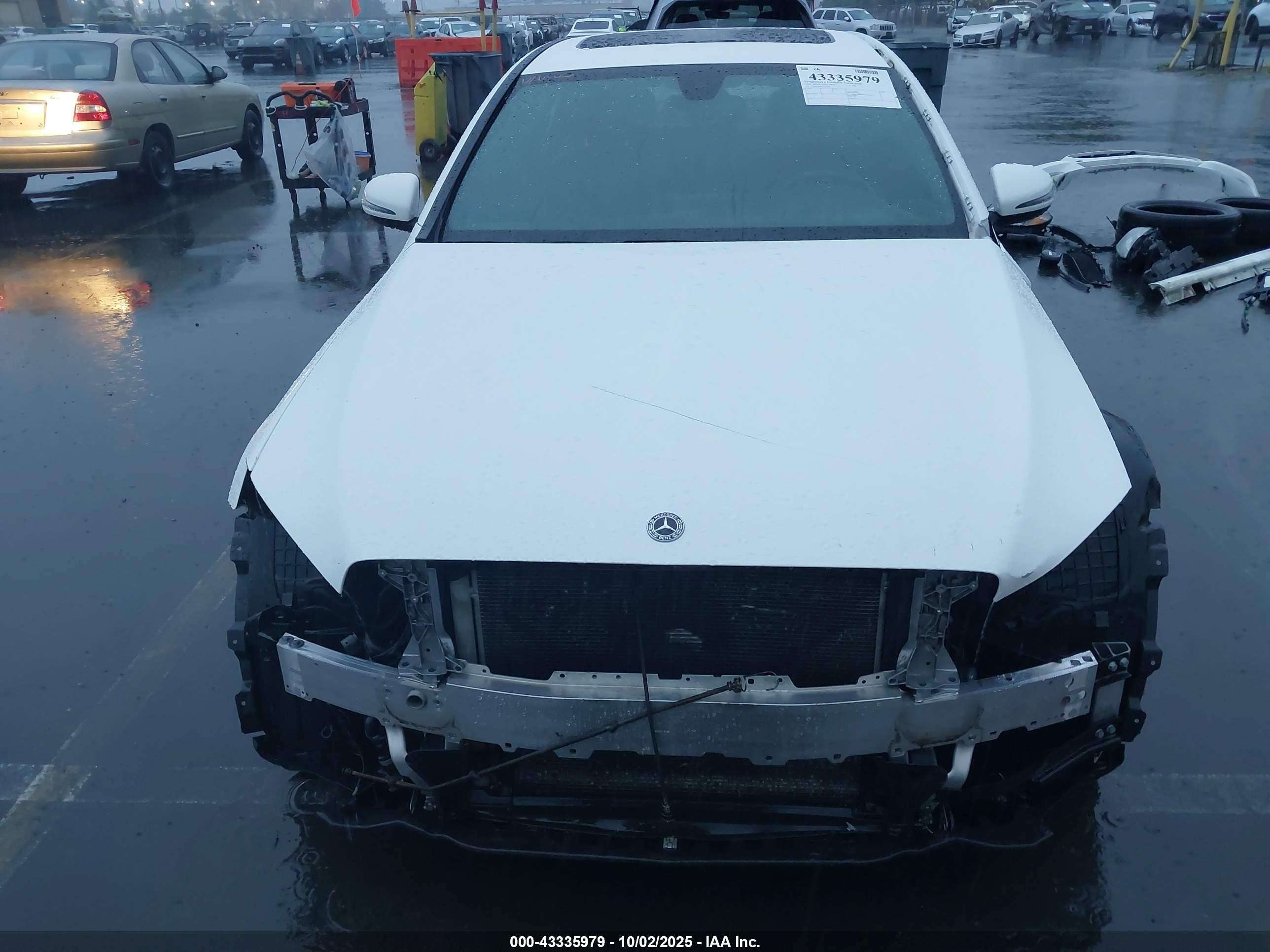 2018 Mercedes-benz C 300 Белый vin: 55SWF4JB3JU269739