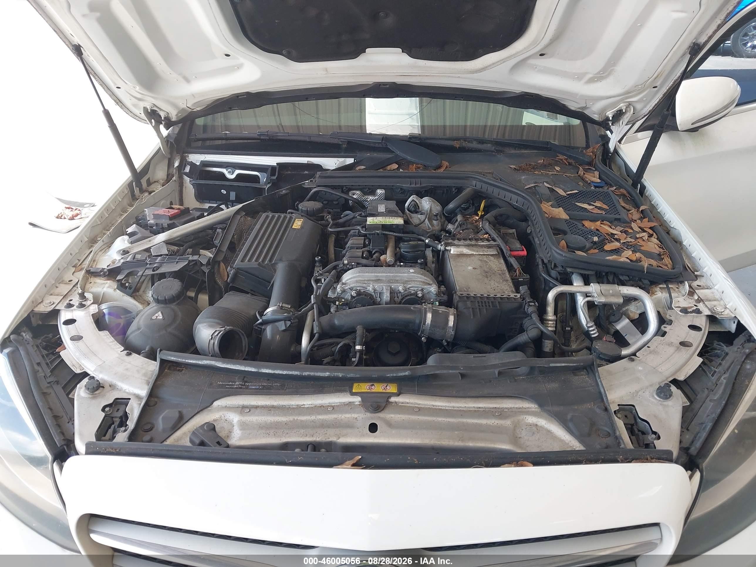 2015 Mercedes-benz C 300   Белый vin: 55SWF4JB4FU046634