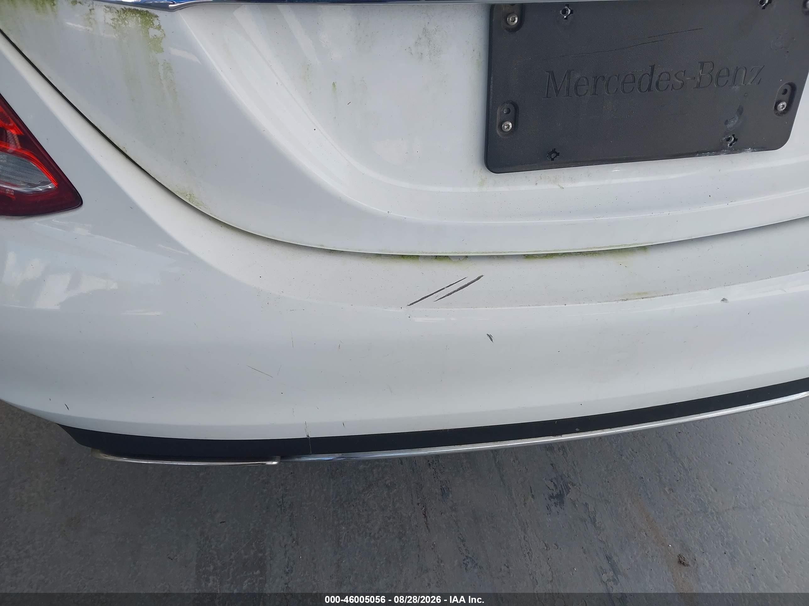 2015 Mercedes-benz C 300   Белый vin: 55SWF4JB4FU046634