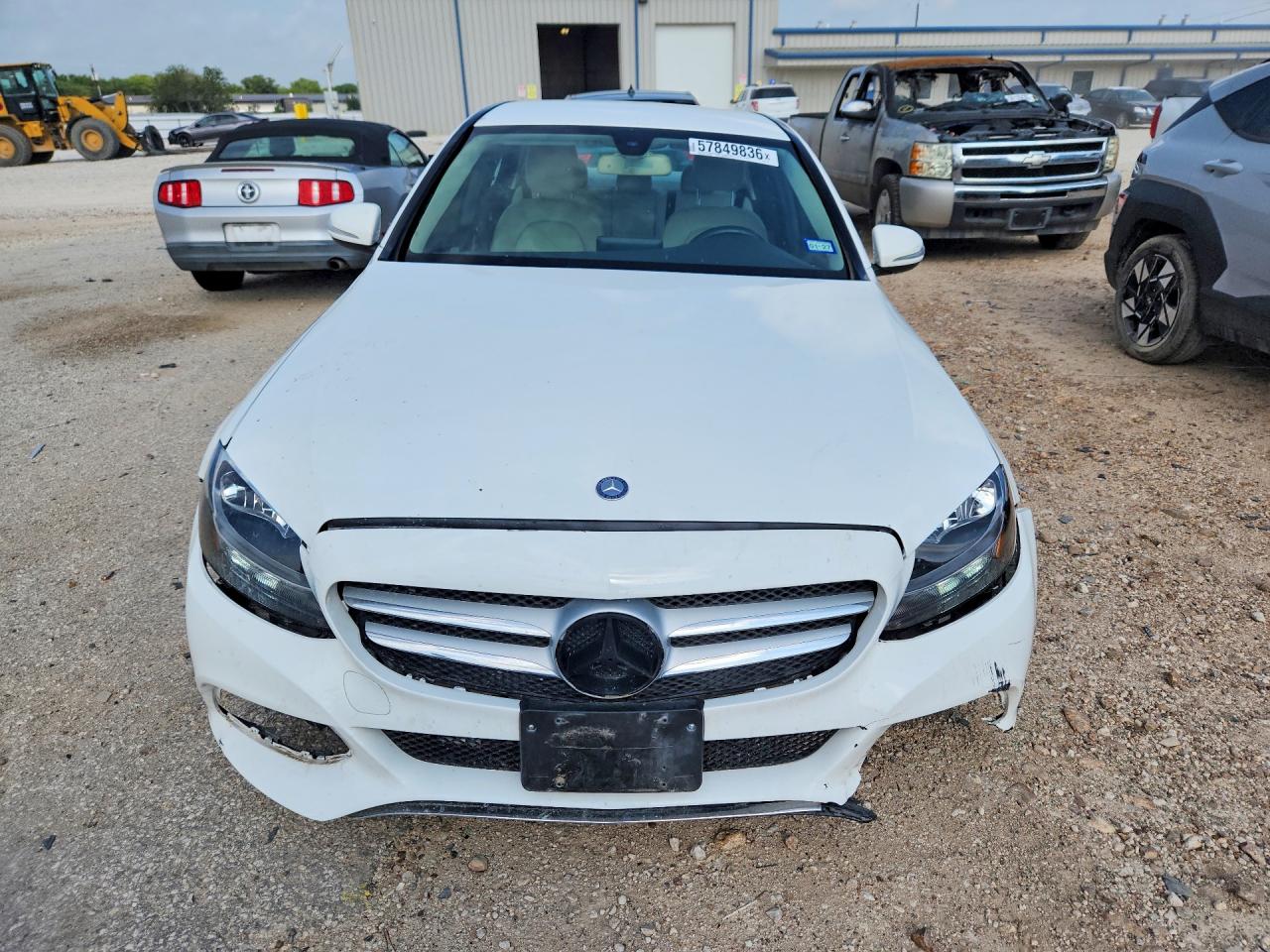 2015 Mercedes-benz C 300 White vin: 55SWF4JB4FU051767