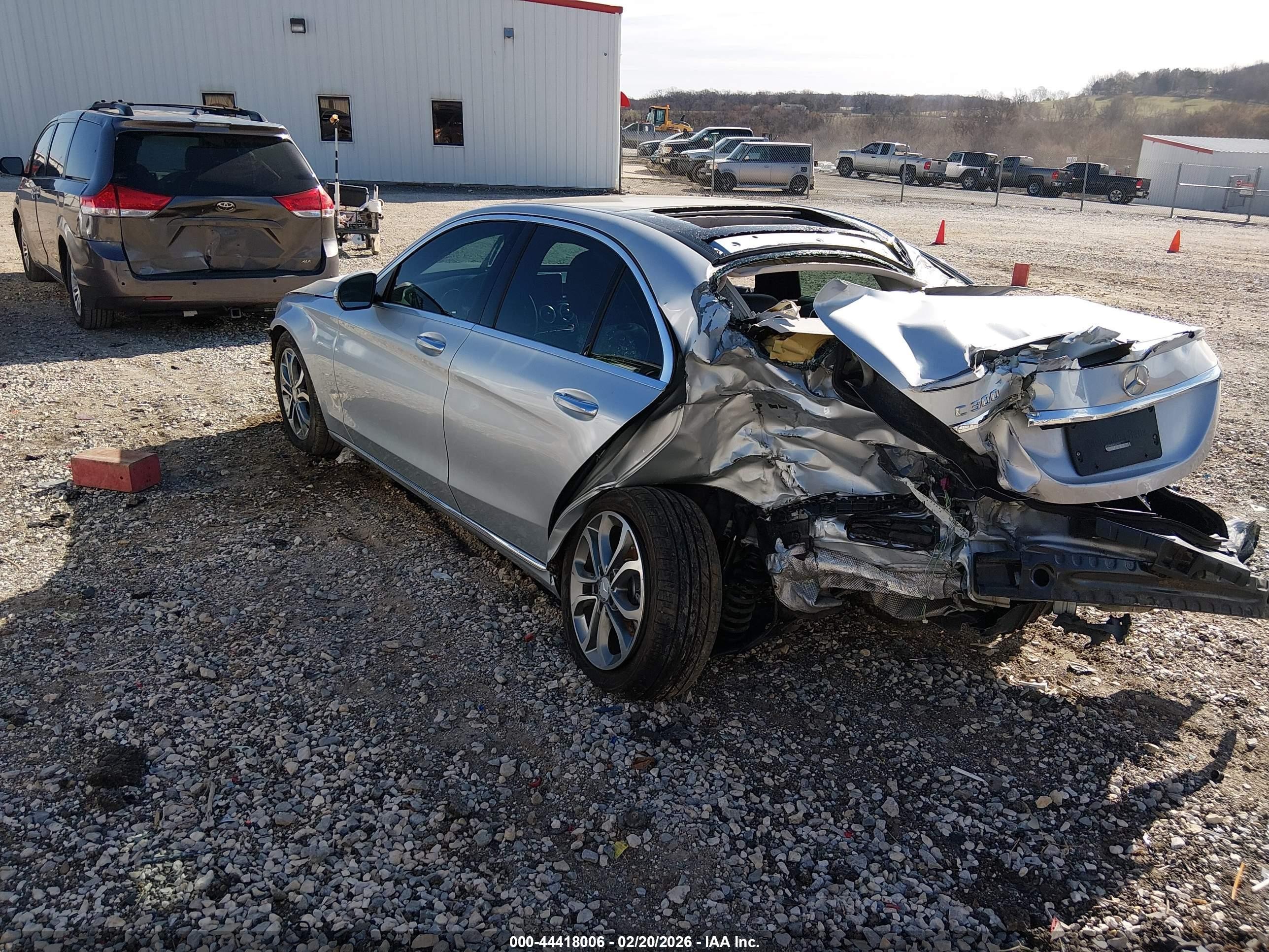 2015 Mercedes-benz C 300   Серебряный vin: 55SWF4JB4FU061635