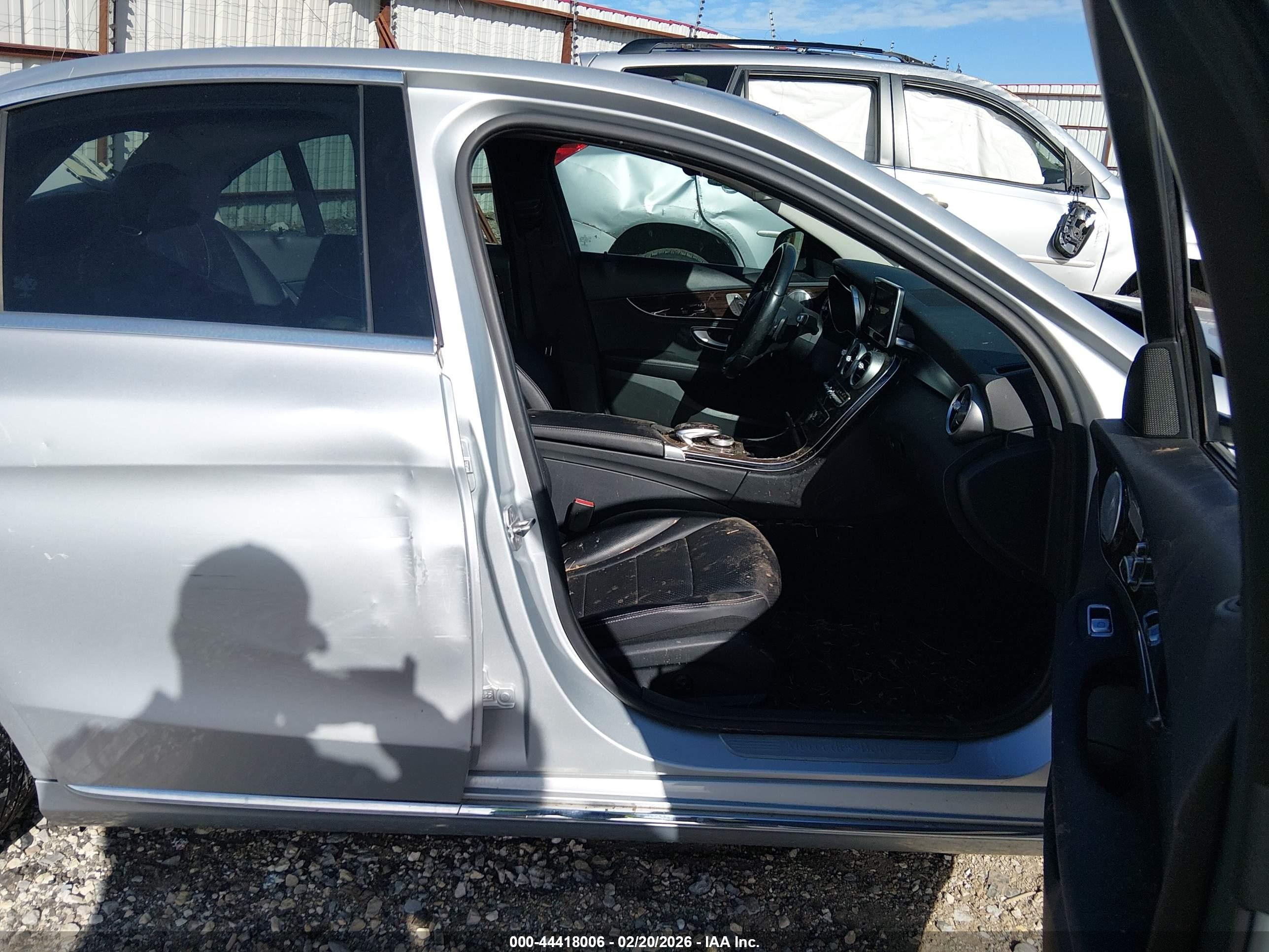 2015 Mercedes-benz C 300   Серебряный vin: 55SWF4JB4FU061635