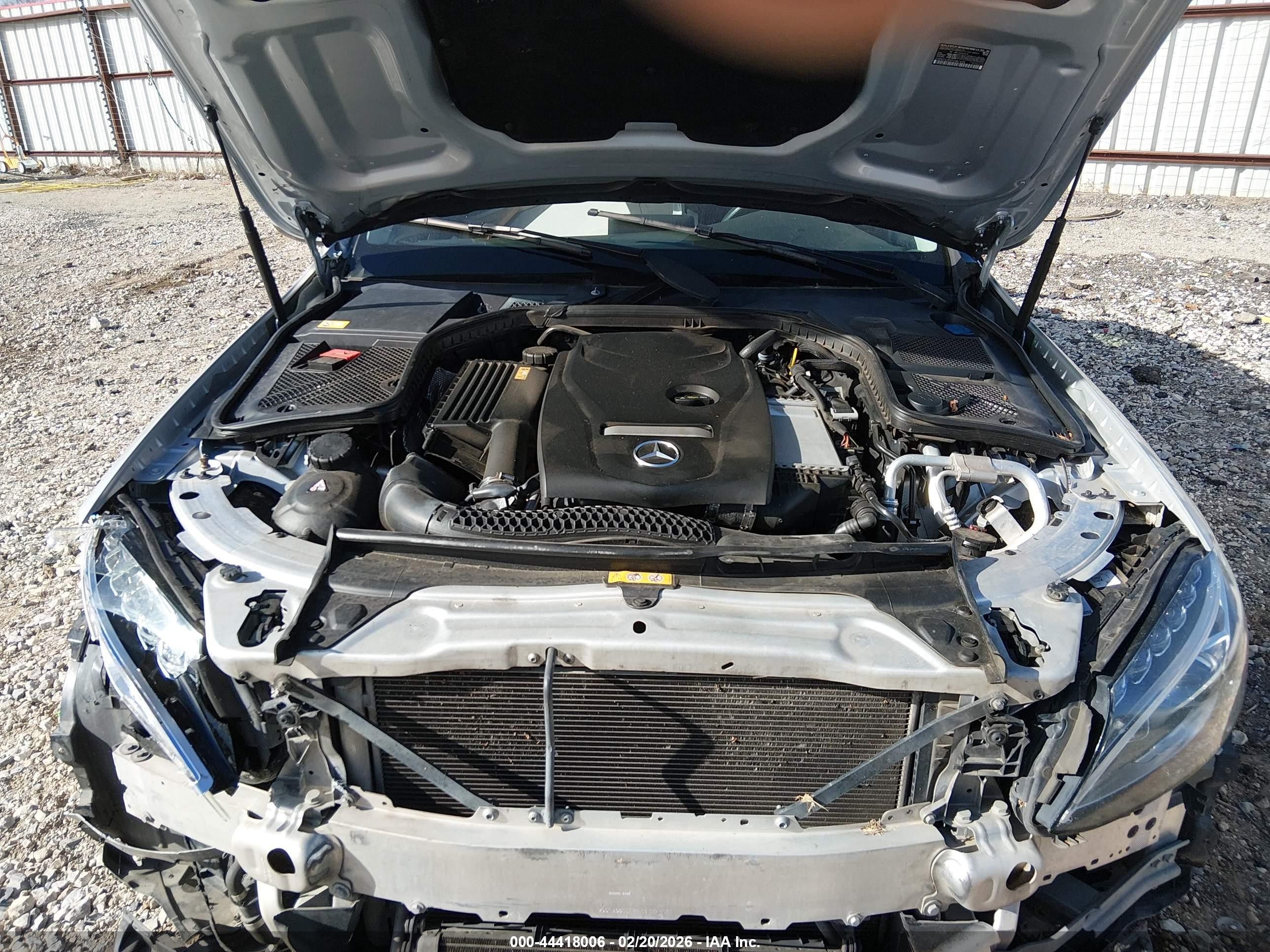 2015 Mercedes-benz C 300   Серебряный vin: 55SWF4JB4FU061635