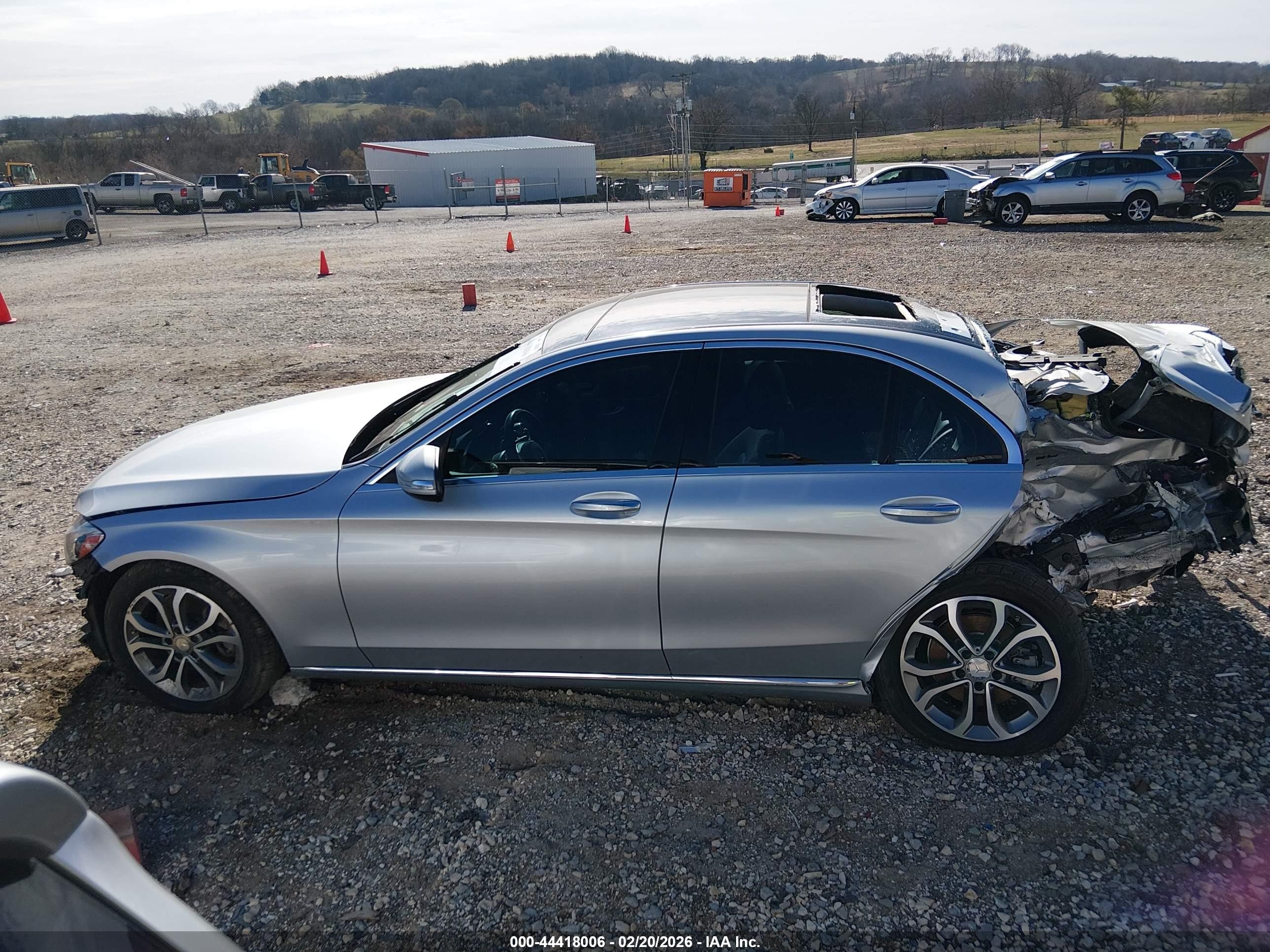 2015 Mercedes-benz C 300   Серебряный vin: 55SWF4JB4FU061635